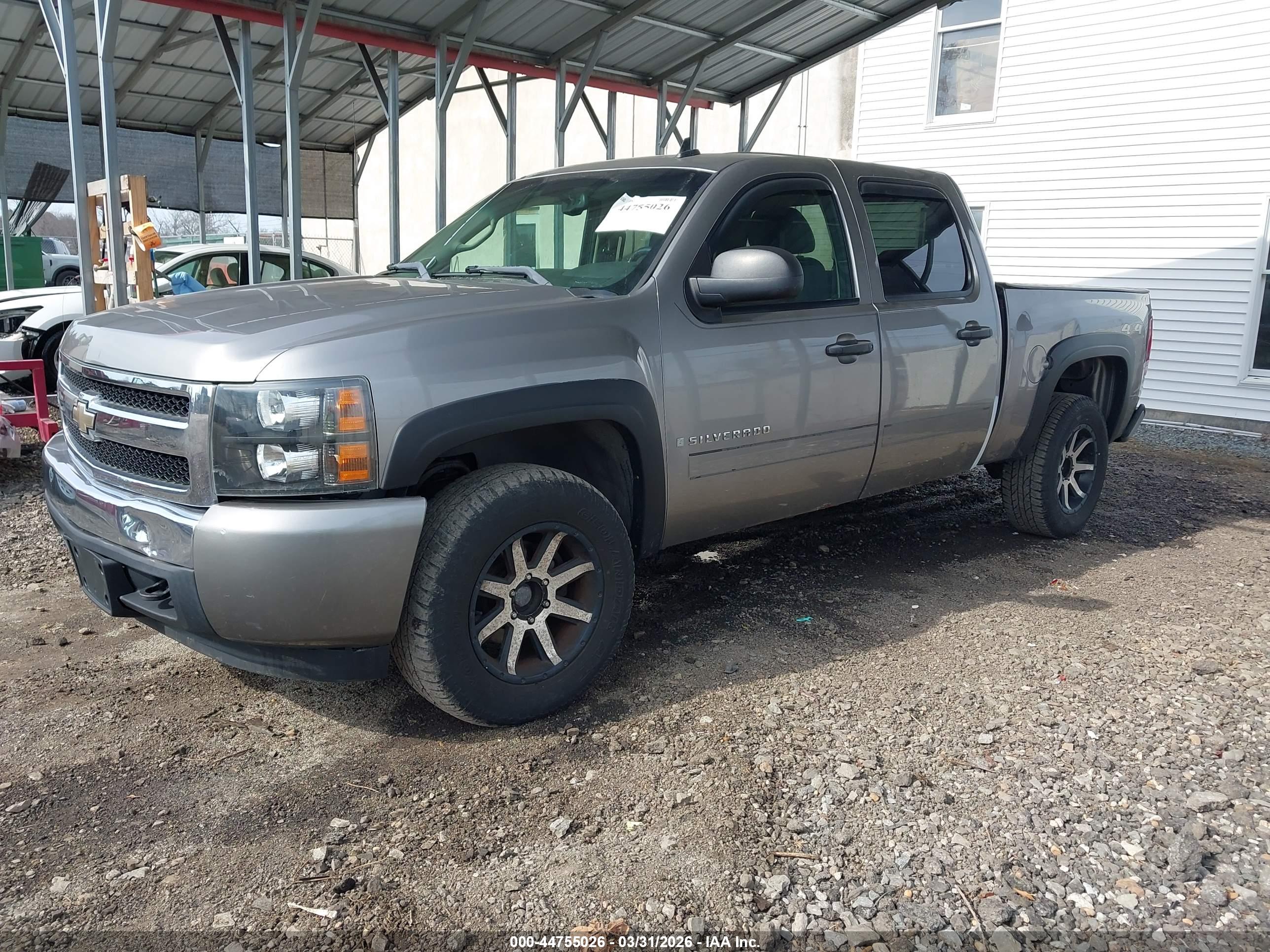 CHEVROLET SILVERADO image 2
