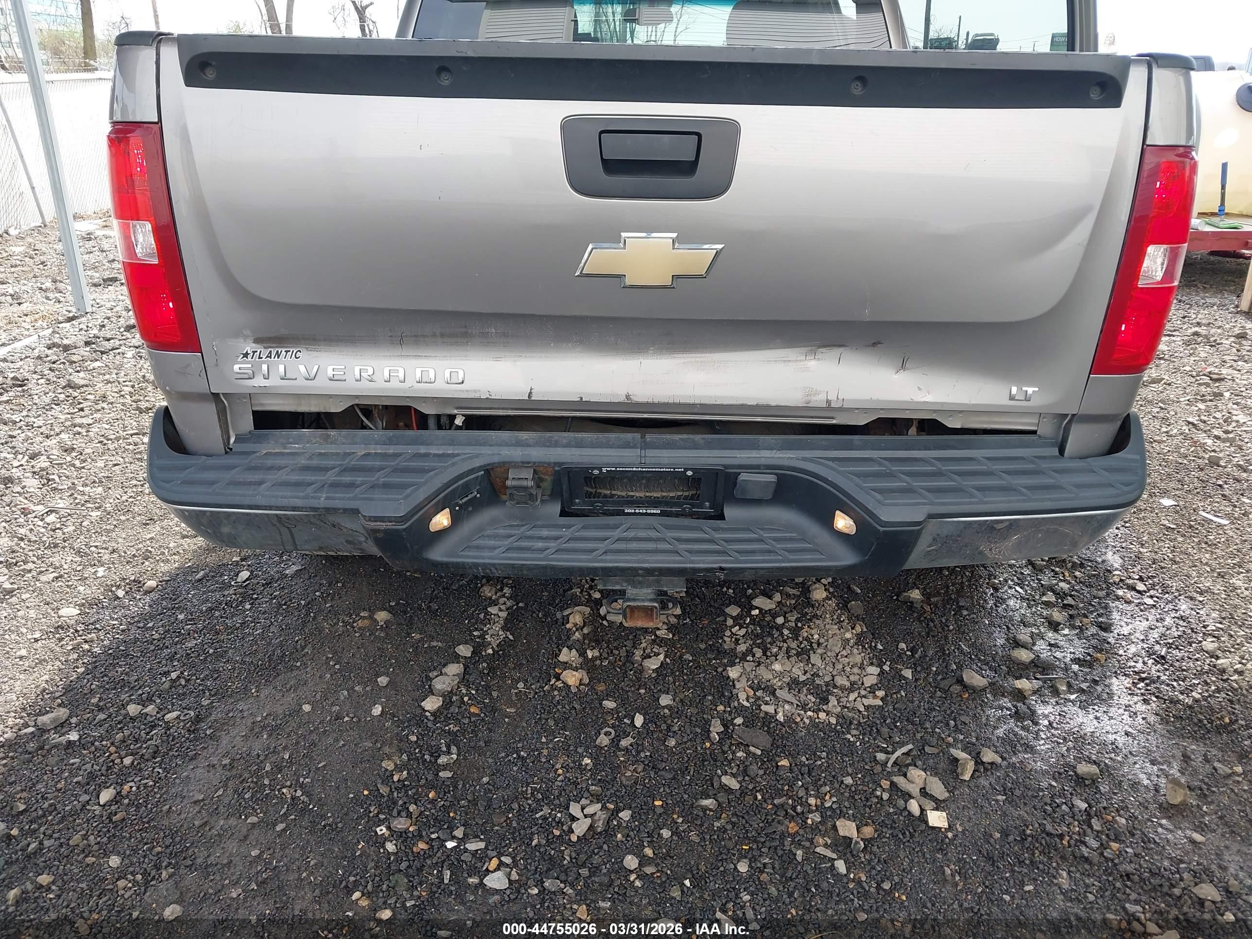 CHEVROLET SILVERADO image 6