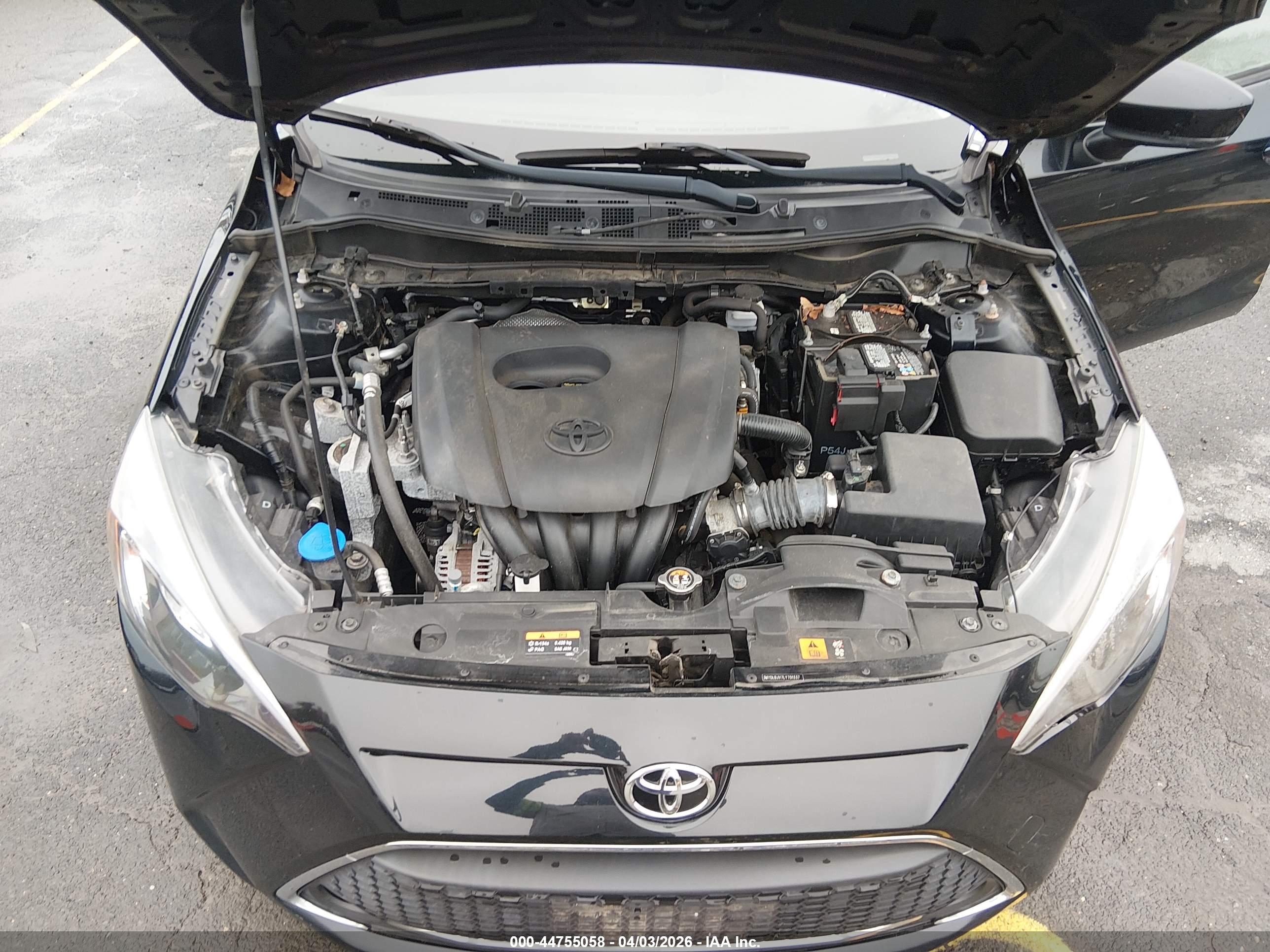 TOYOTA YARIS image 10