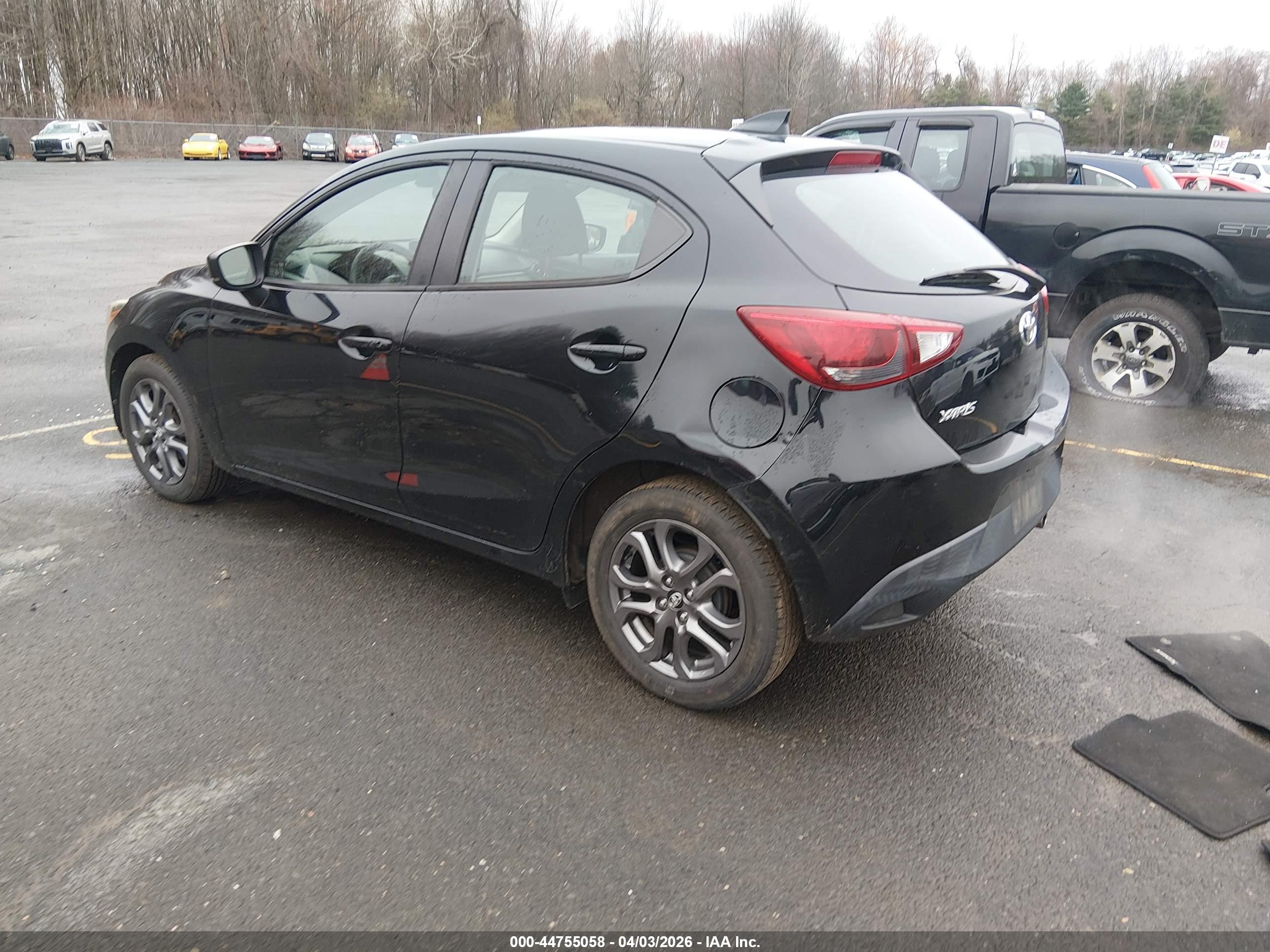 TOYOTA YARIS image 3