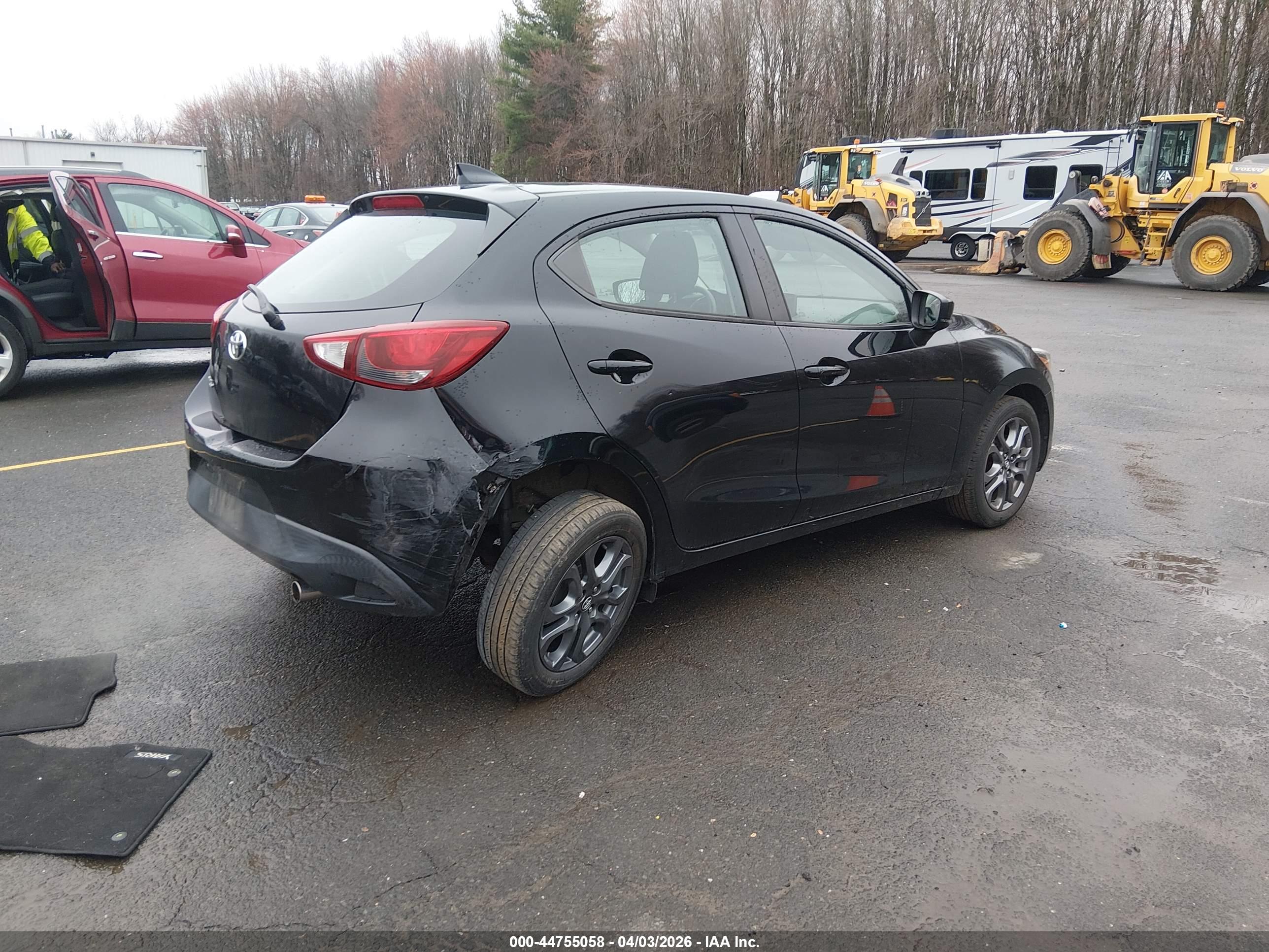 TOYOTA YARIS image 4