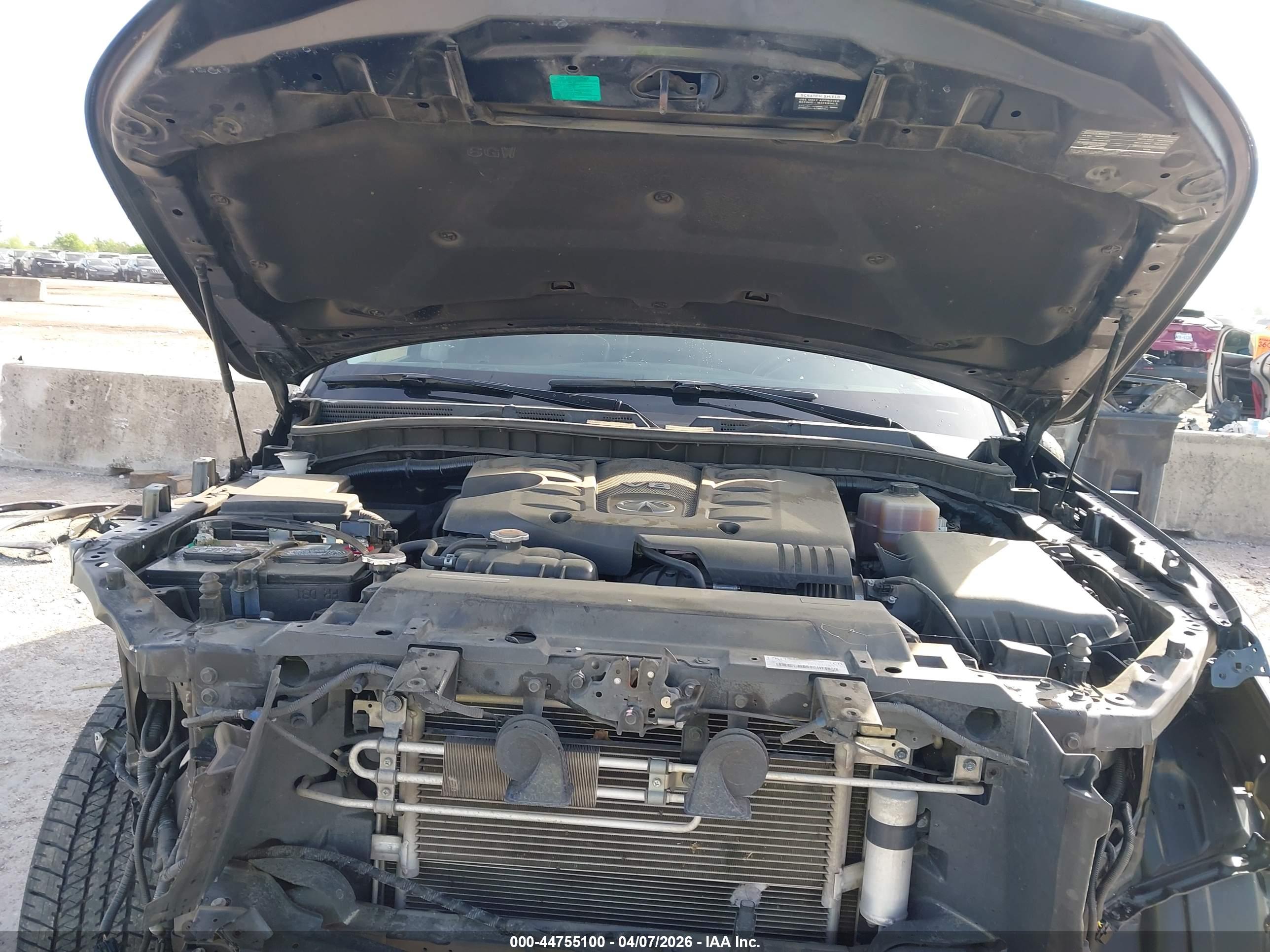 INFINITI QX80 image 10