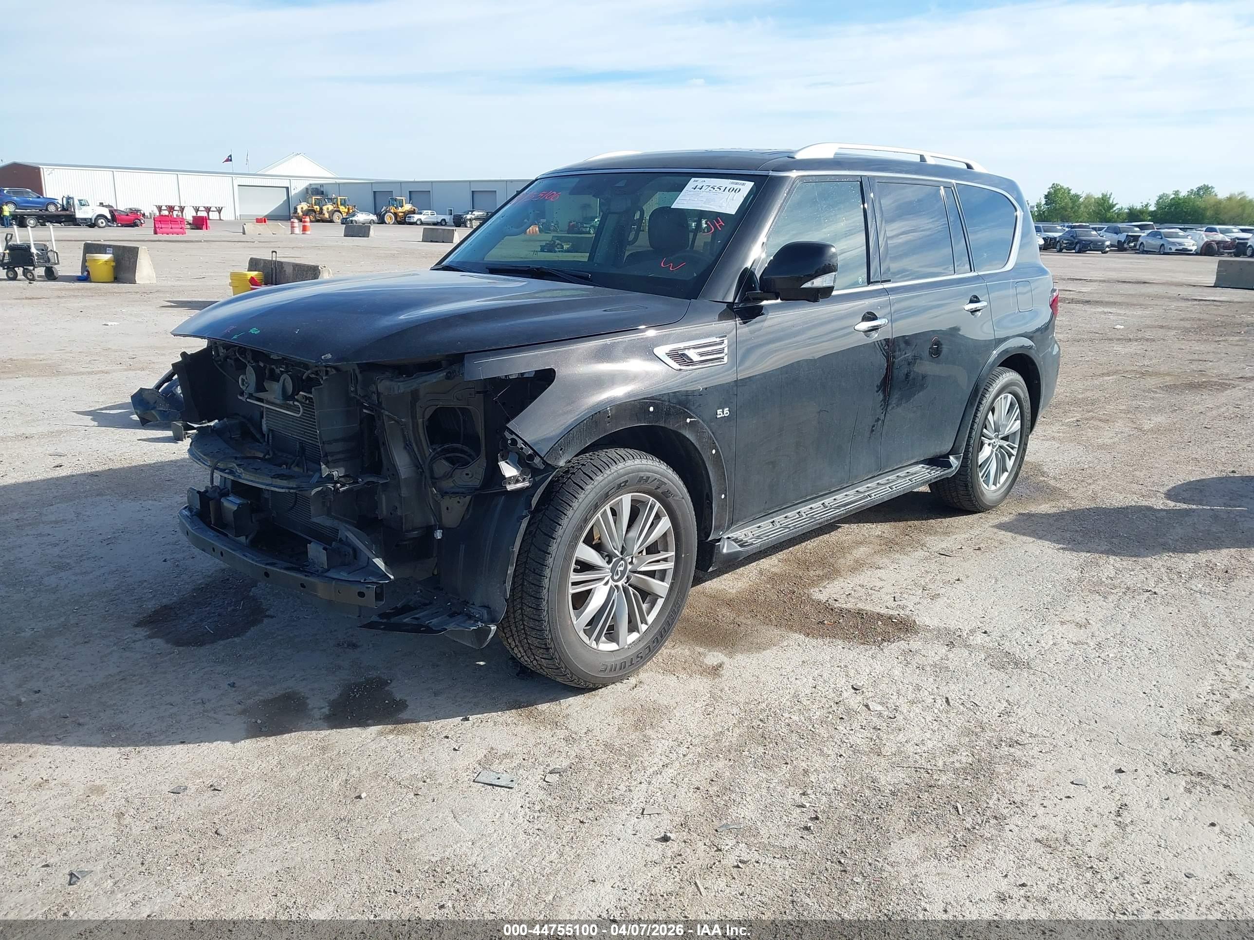 INFINITI QX80 image 2