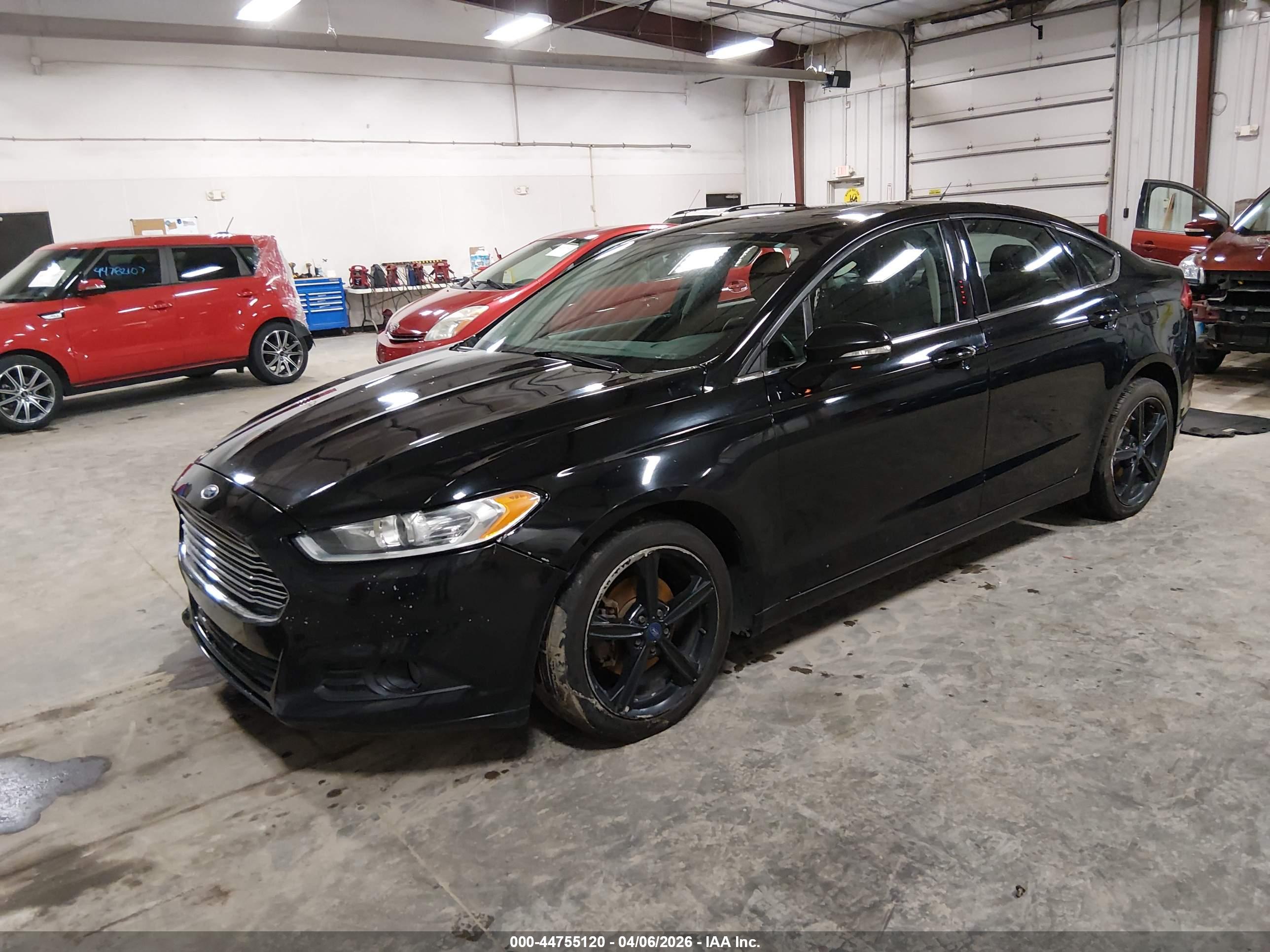 FORD FUSION image 2