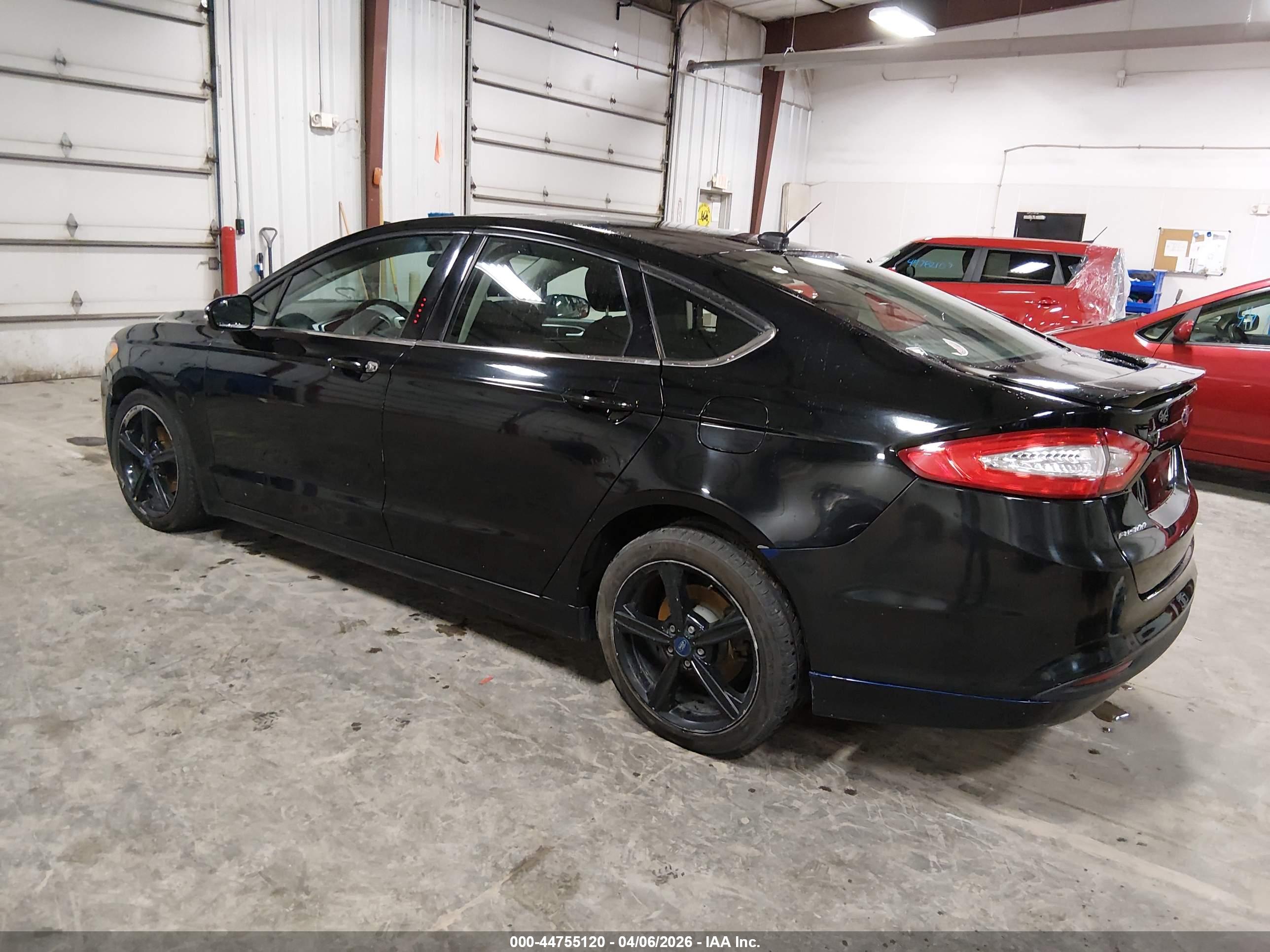 FORD FUSION image 3