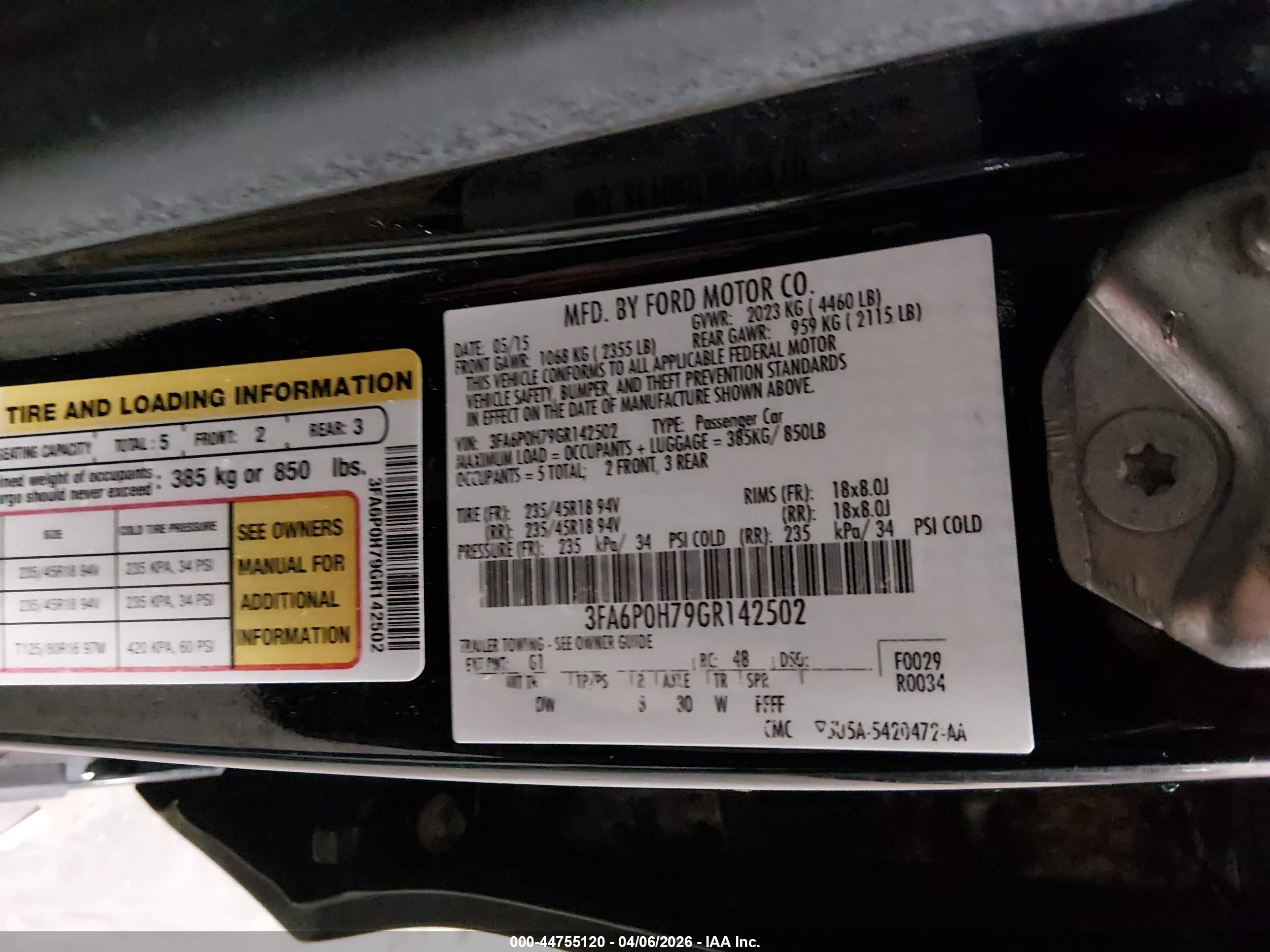 FORD FUSION image 9