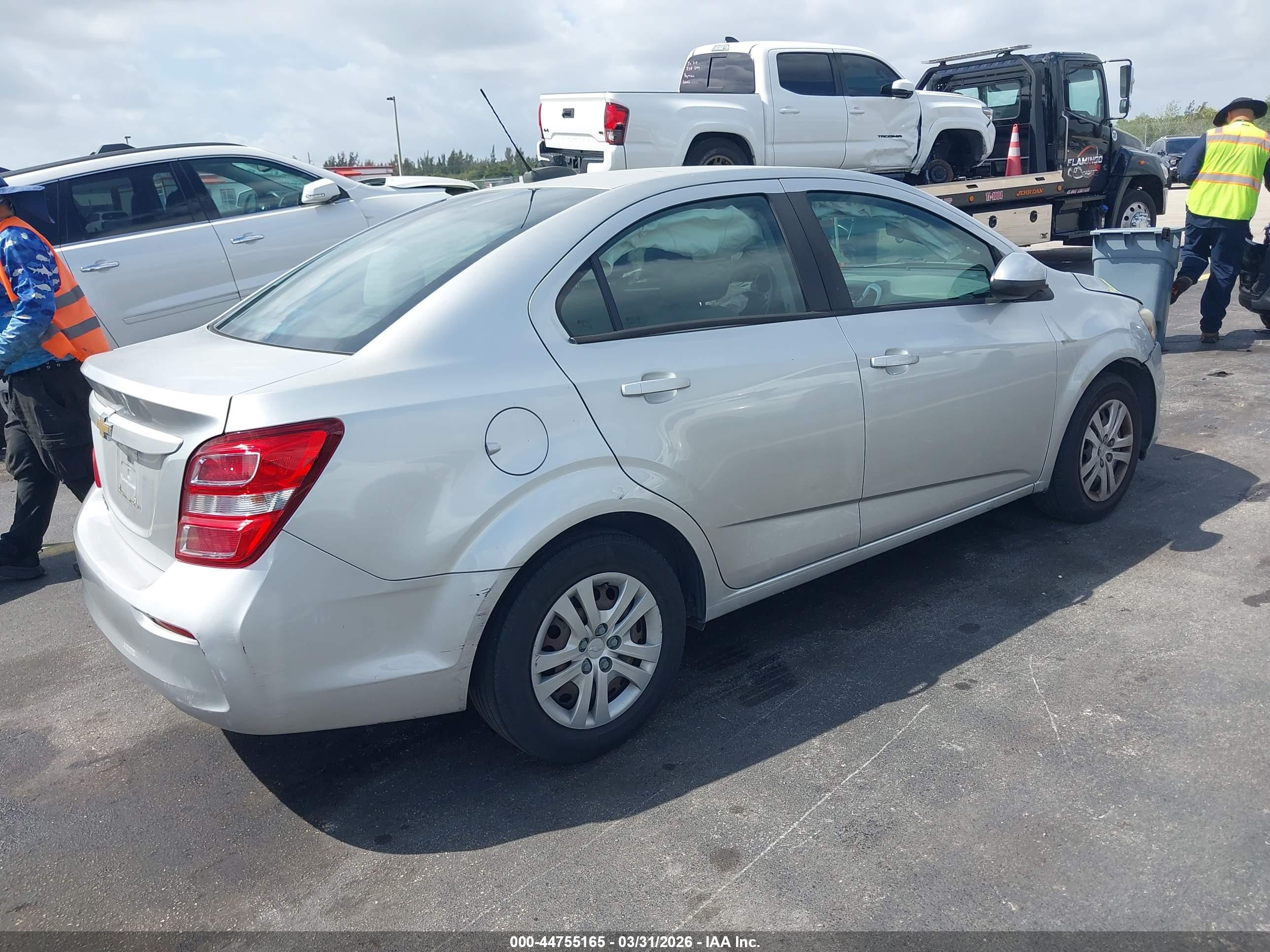 CHEVROLET SONIC image 4