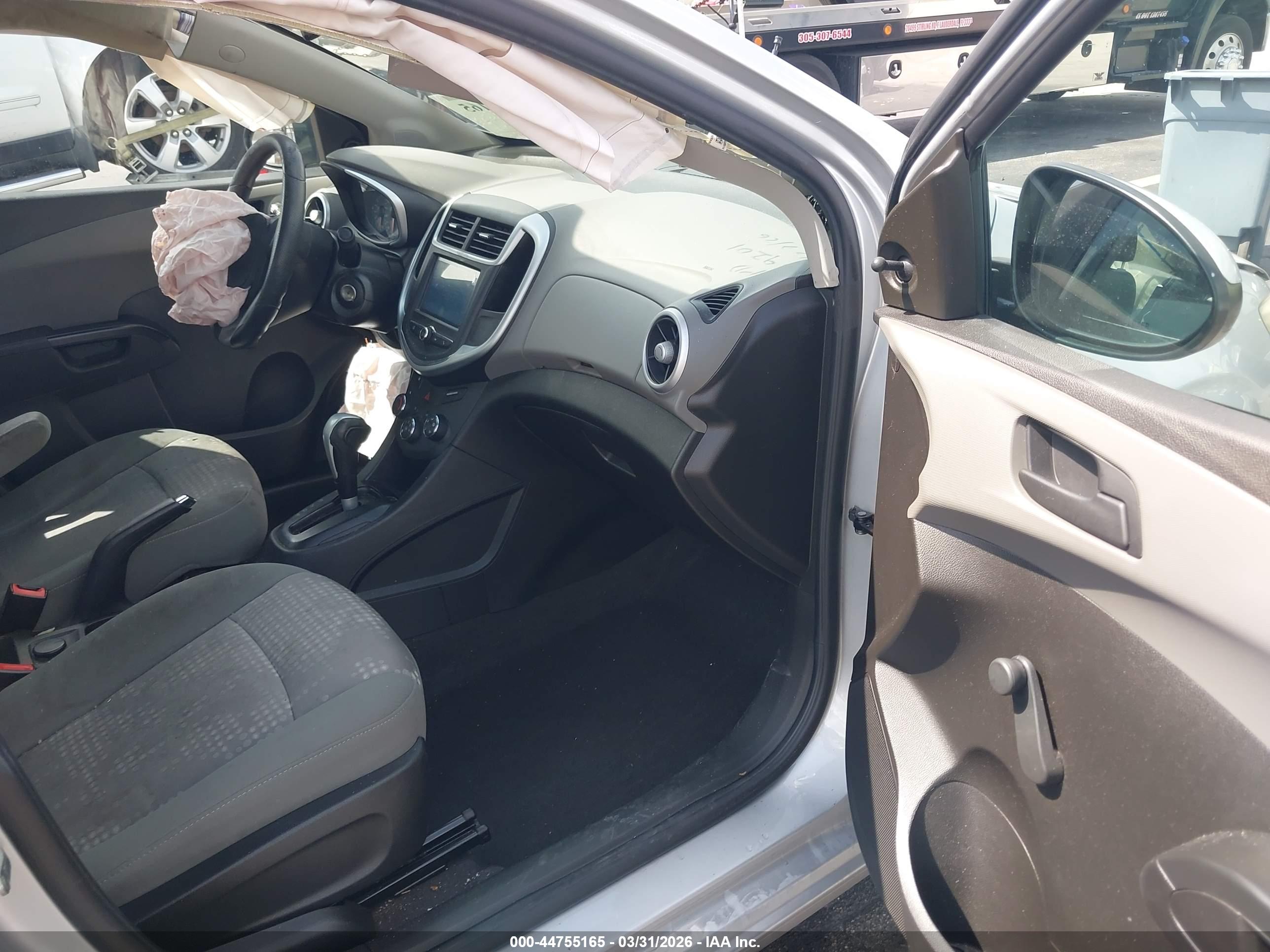 CHEVROLET SONIC image 5