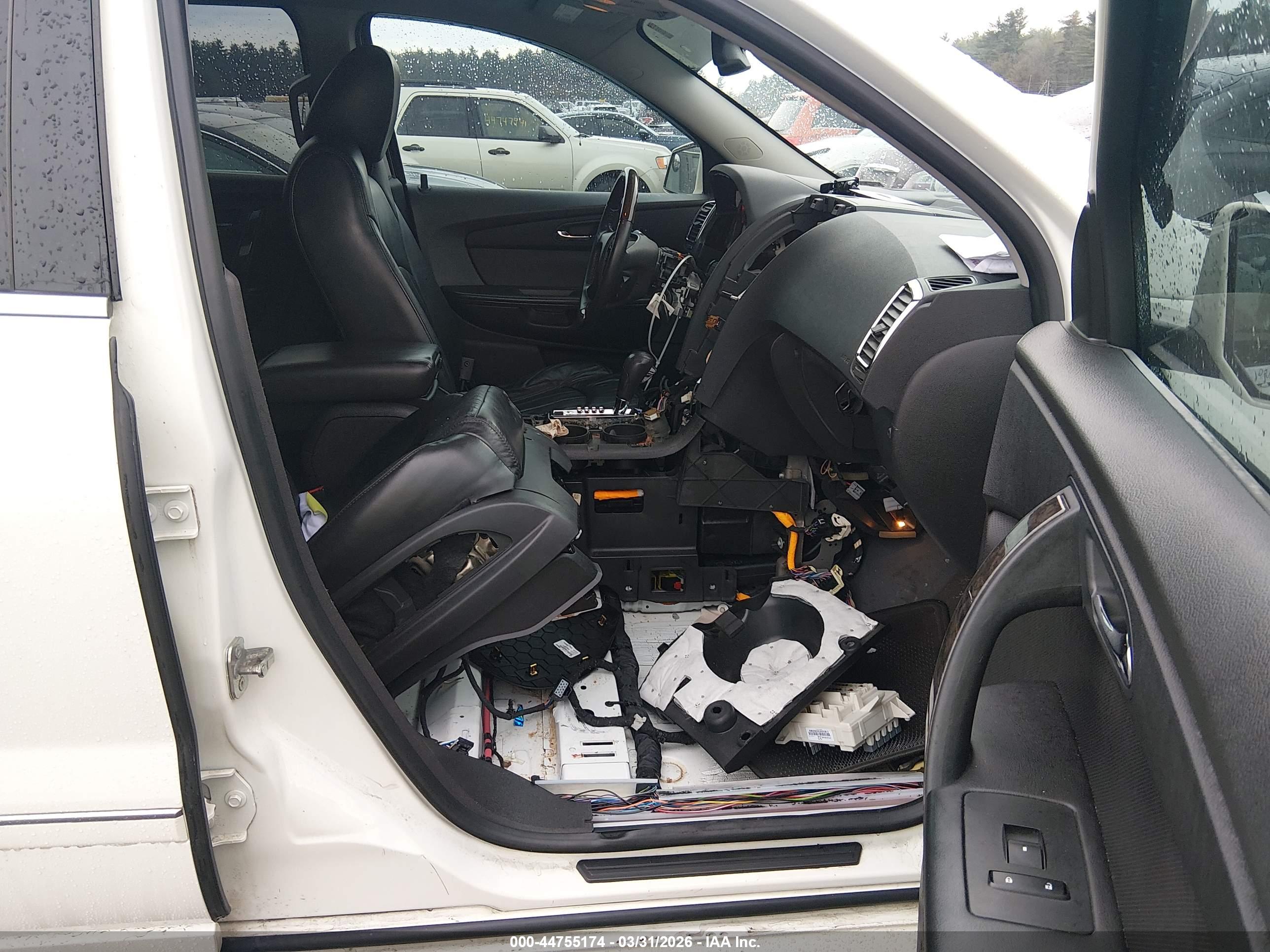 GMC ACADIA image 5