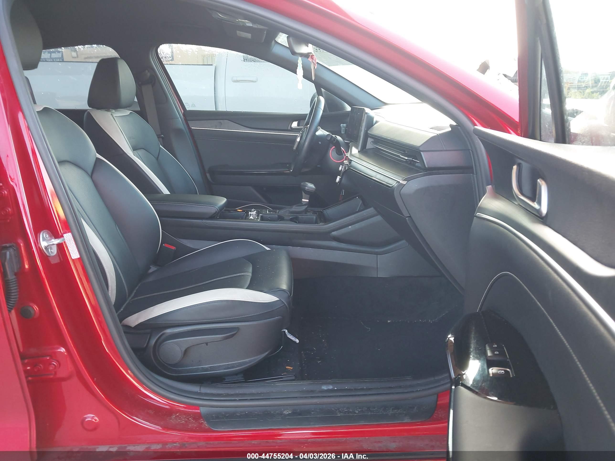 KIA K5 image 5