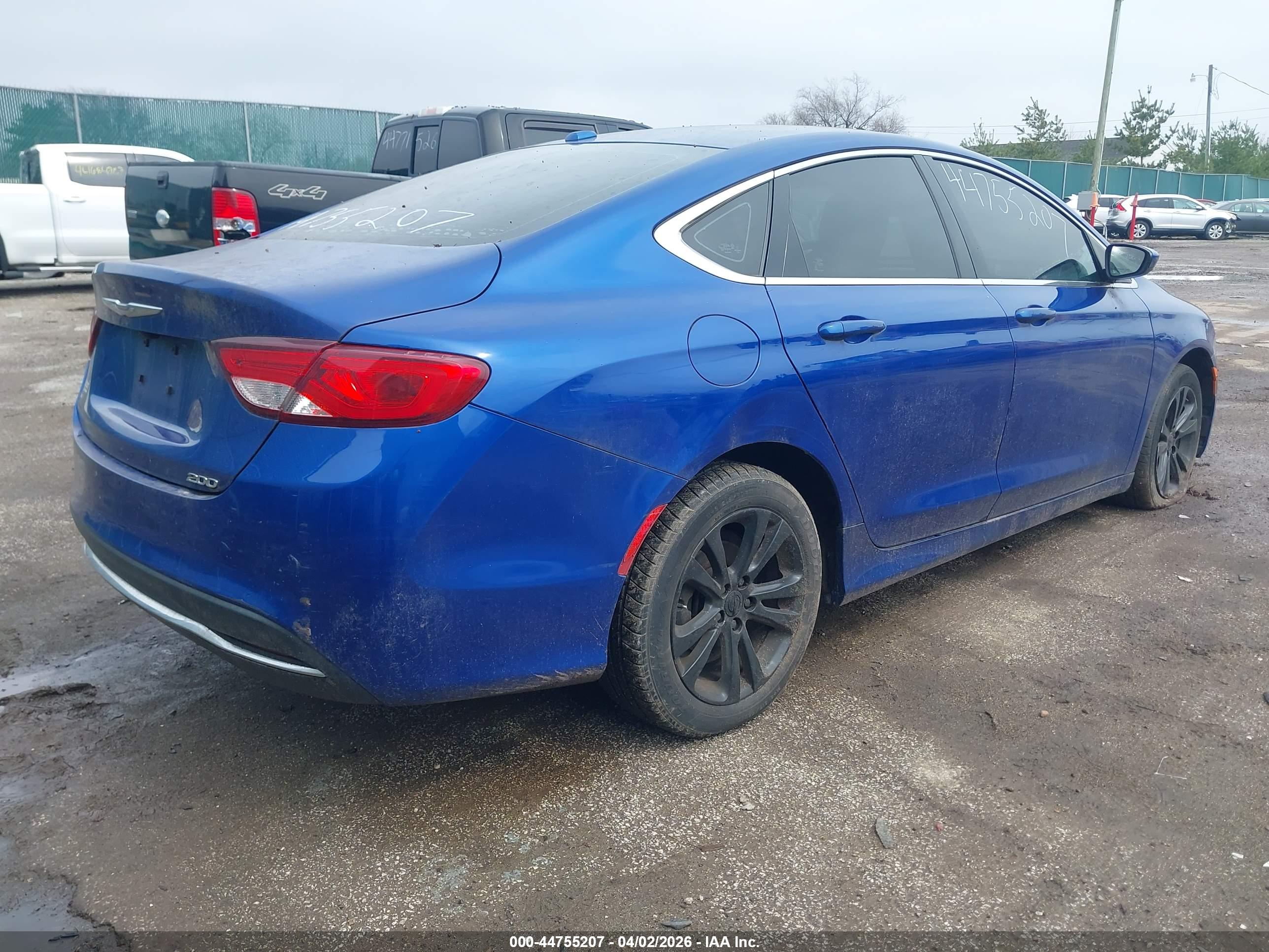 CHRYSLER 200 image 4