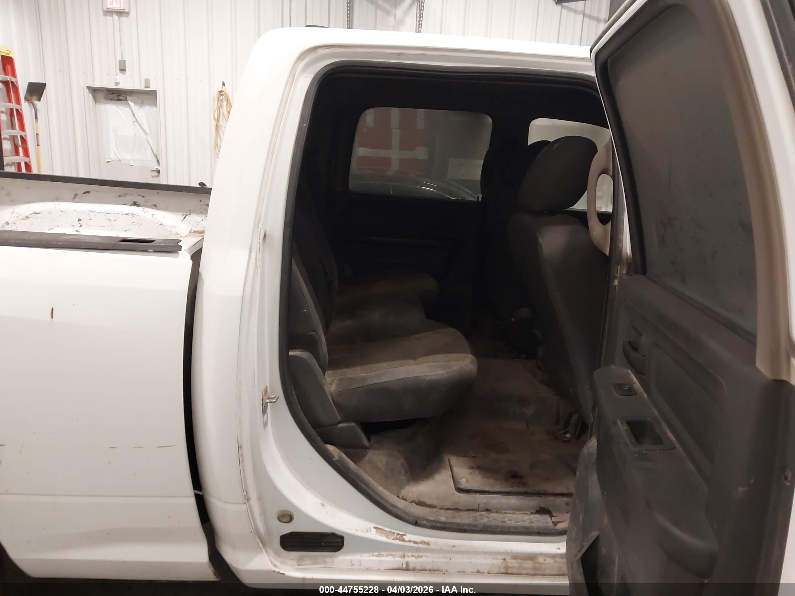 DODGE RAM image 8