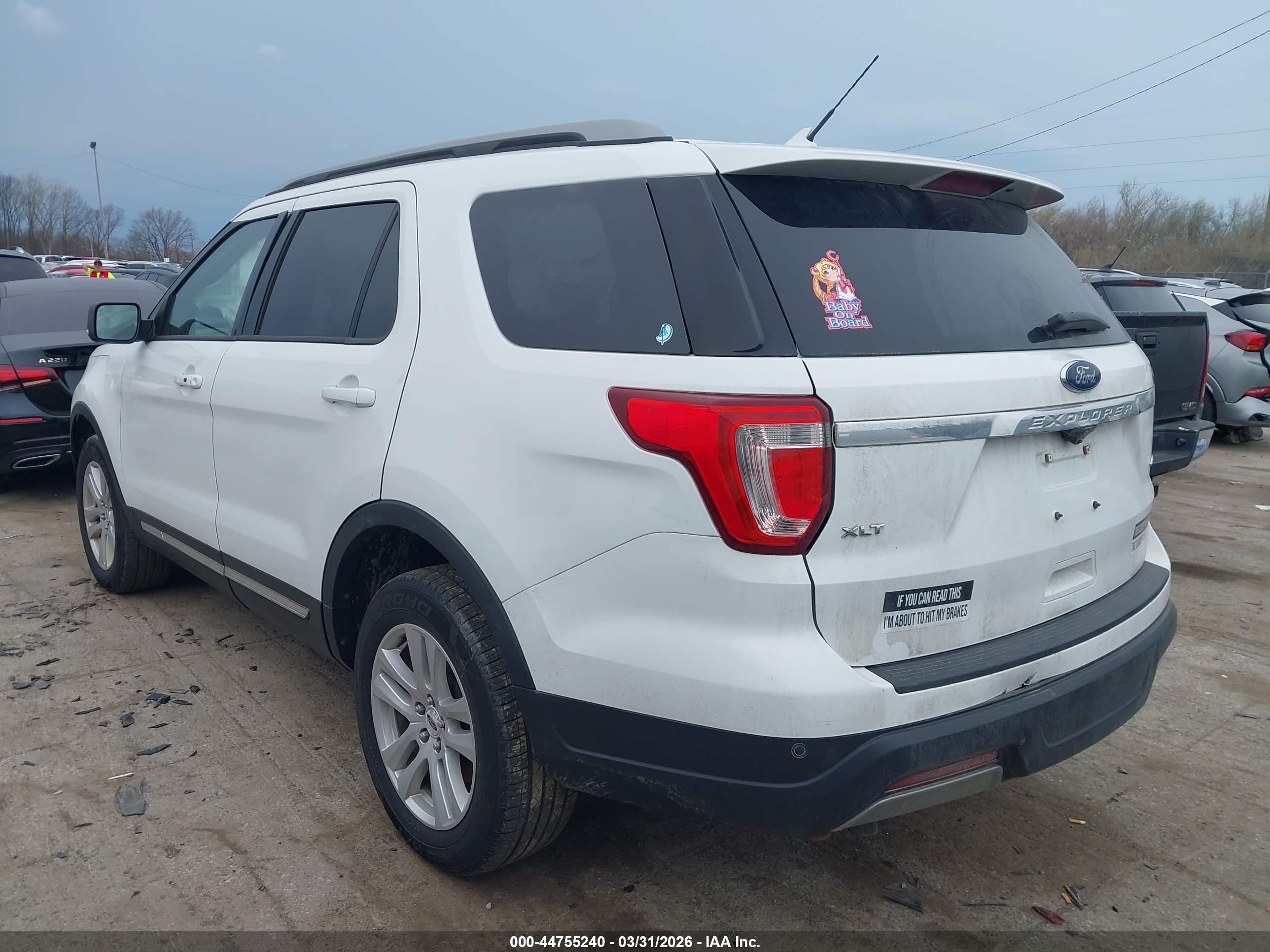 FORD EXPLORER image 3