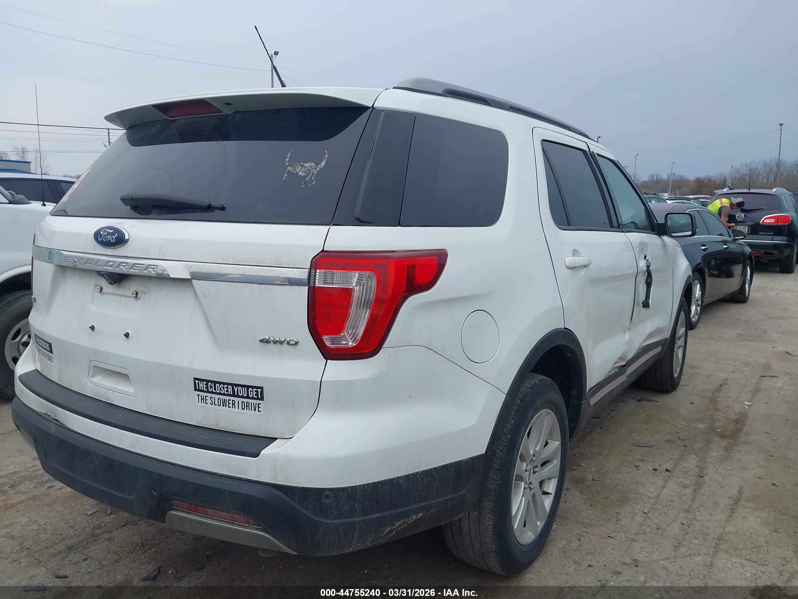FORD EXPLORER image 4