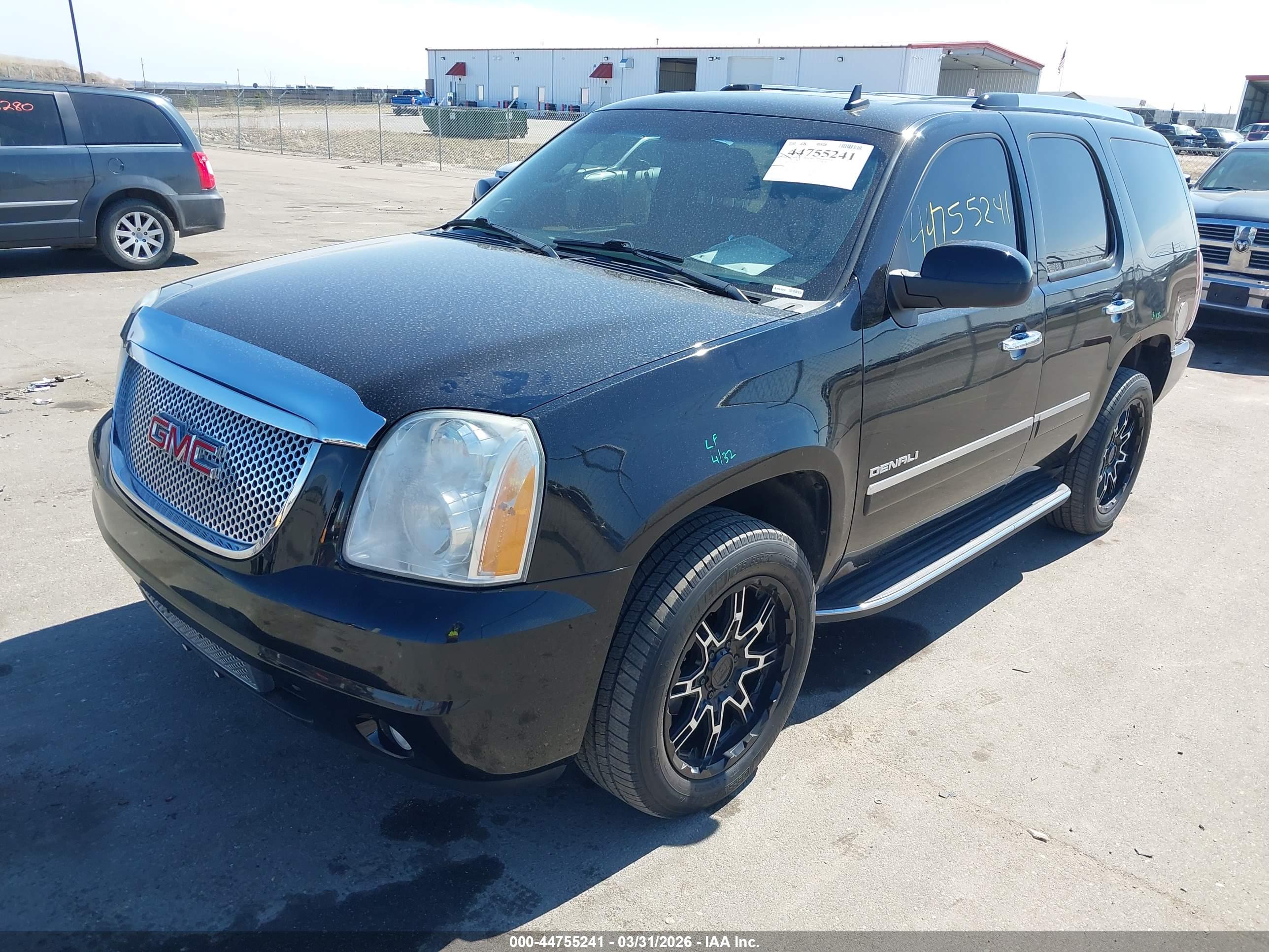 GMC YUKON image 2