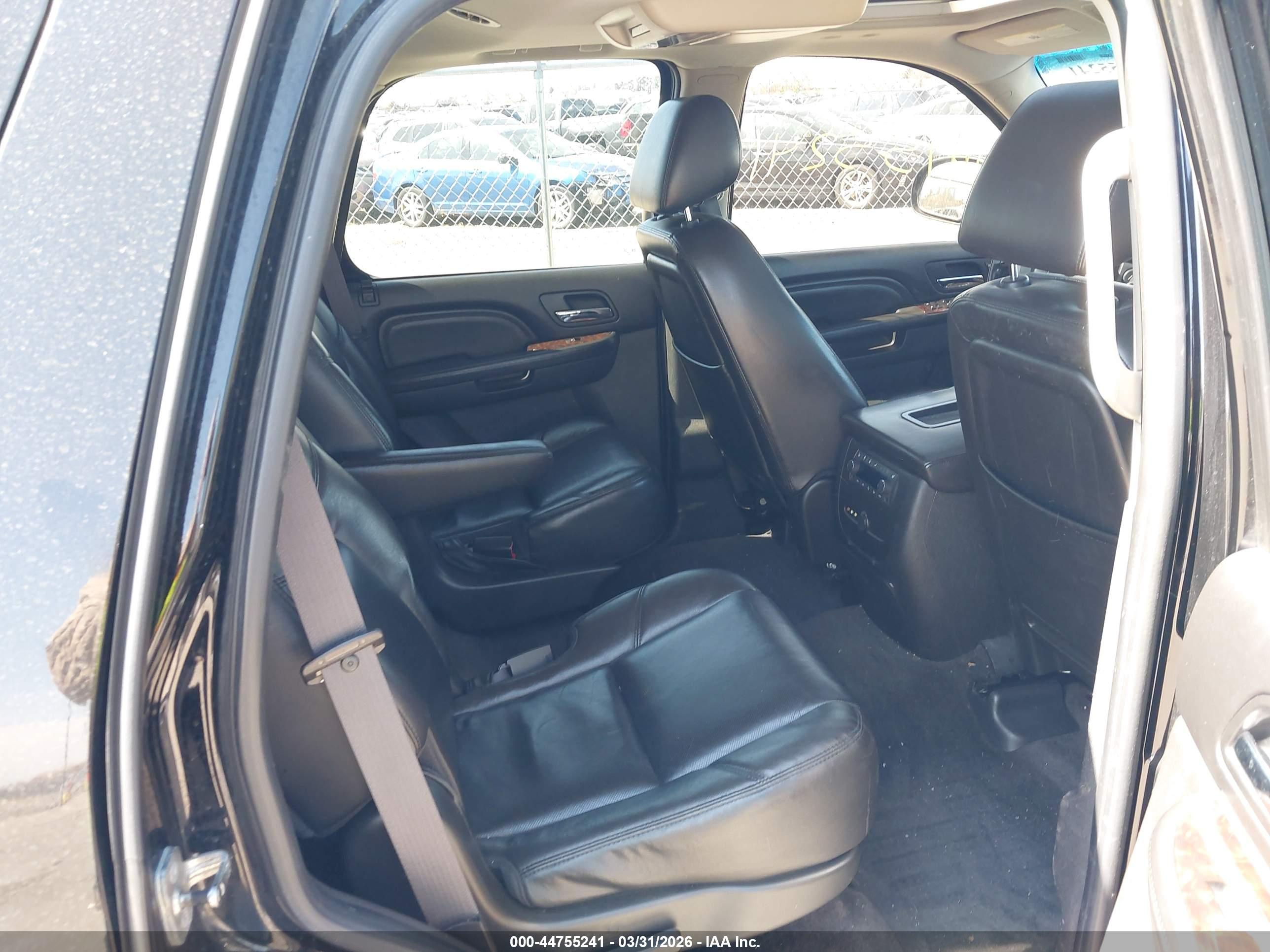 GMC YUKON image 8