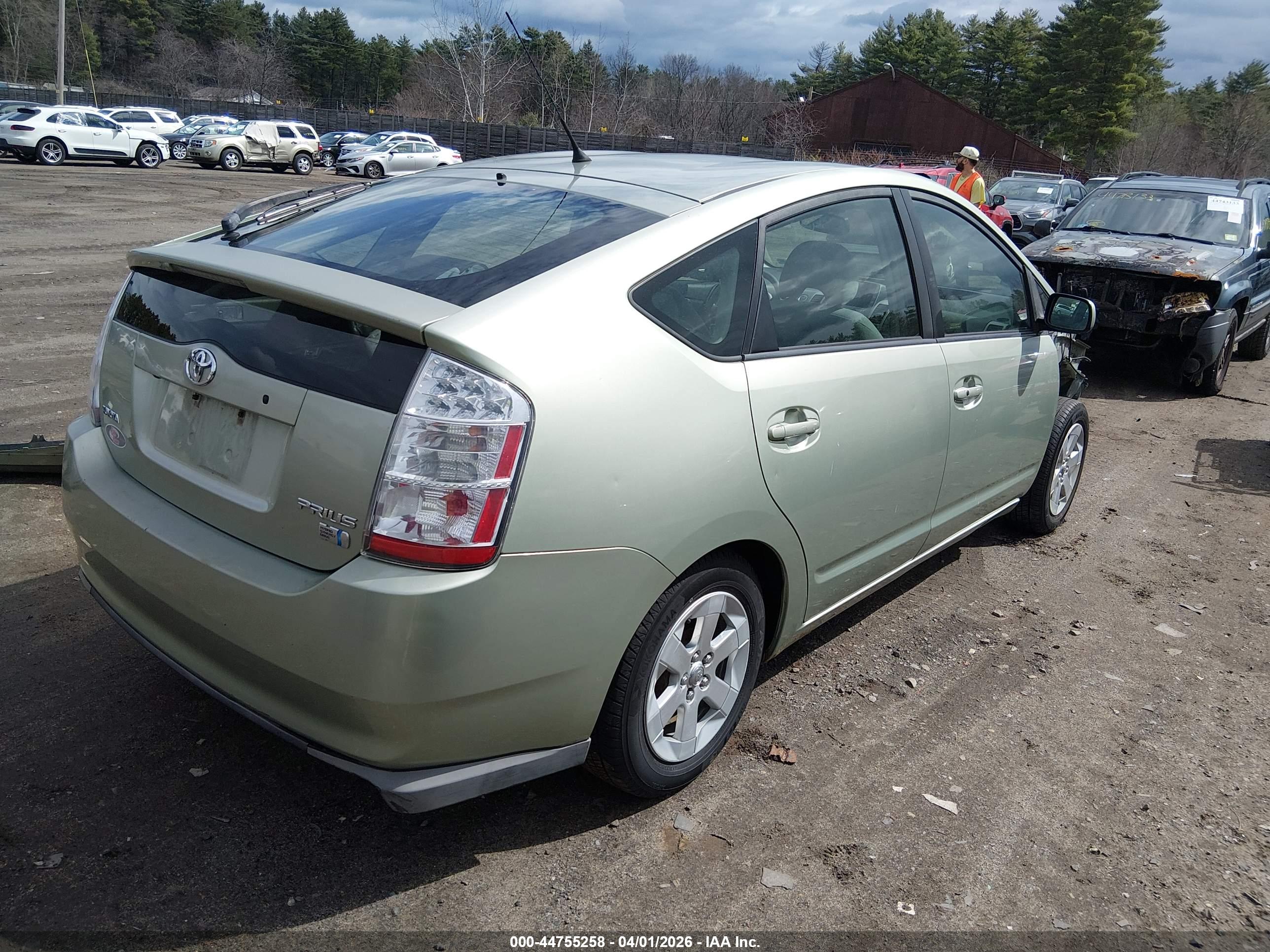 TOYOTA PRIUS image 4