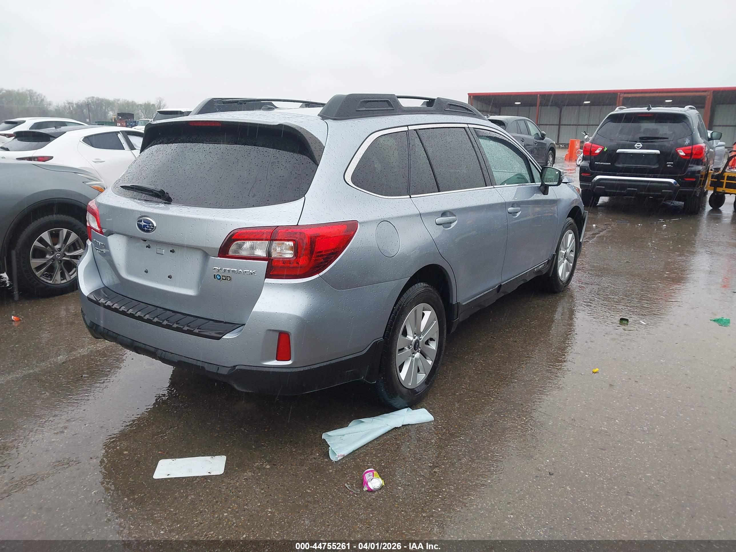 SUBARU OUTBACK image 4