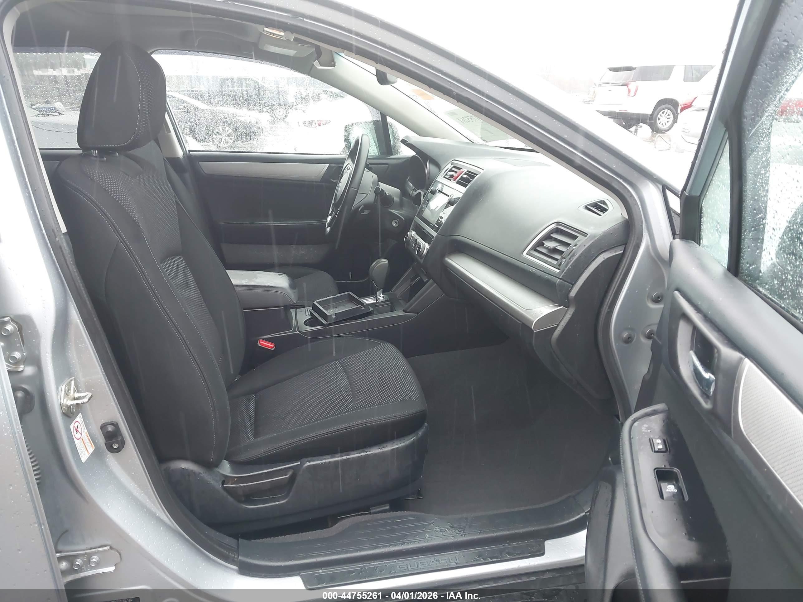SUBARU OUTBACK image 5