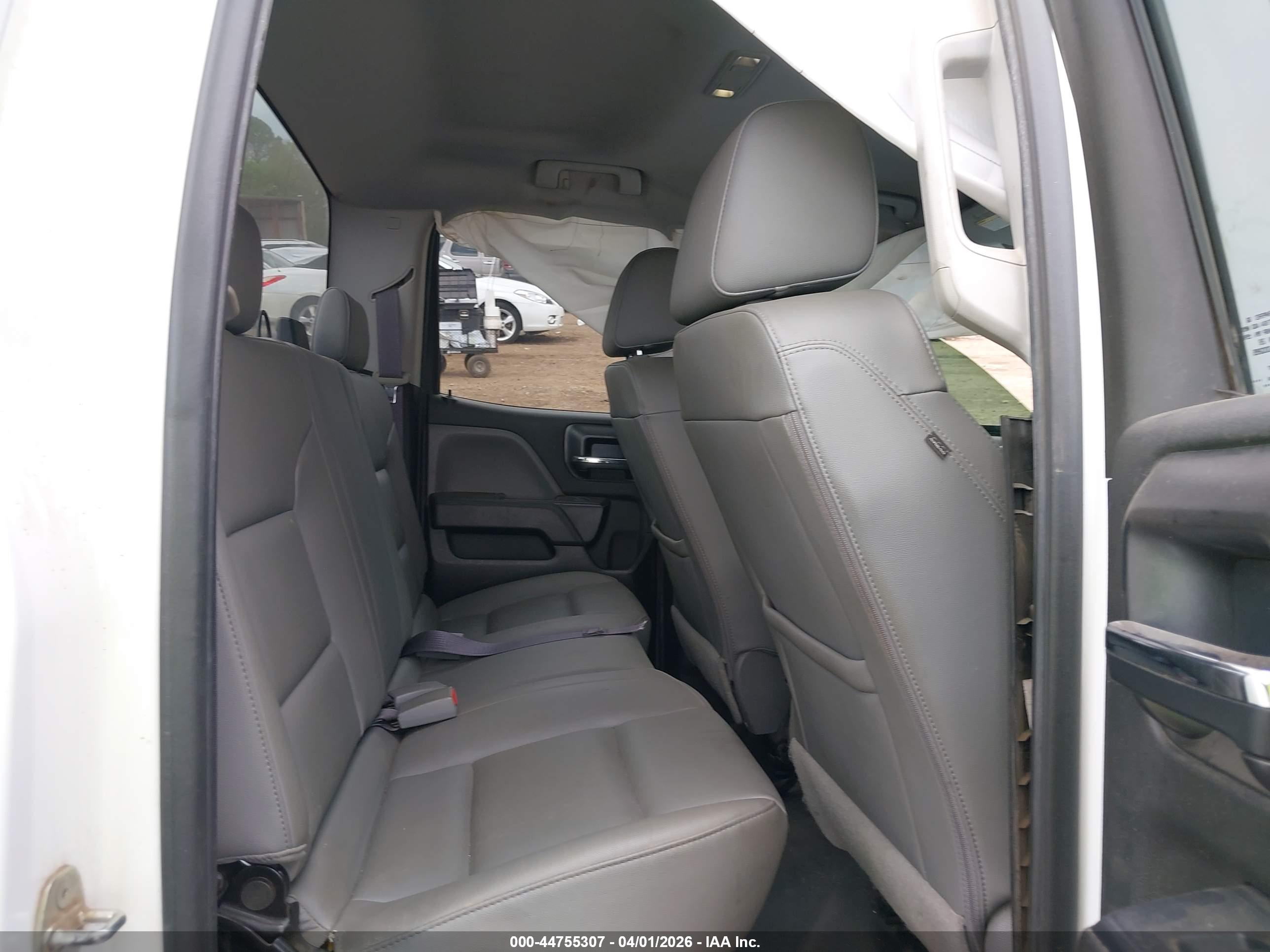 CHEVROLET SILVERADO image 8