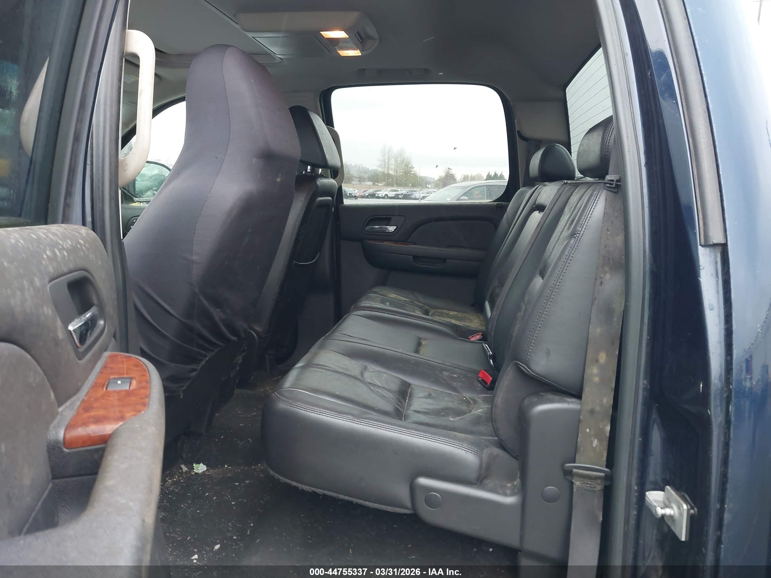 CHEVROLET SILVERADO image 8