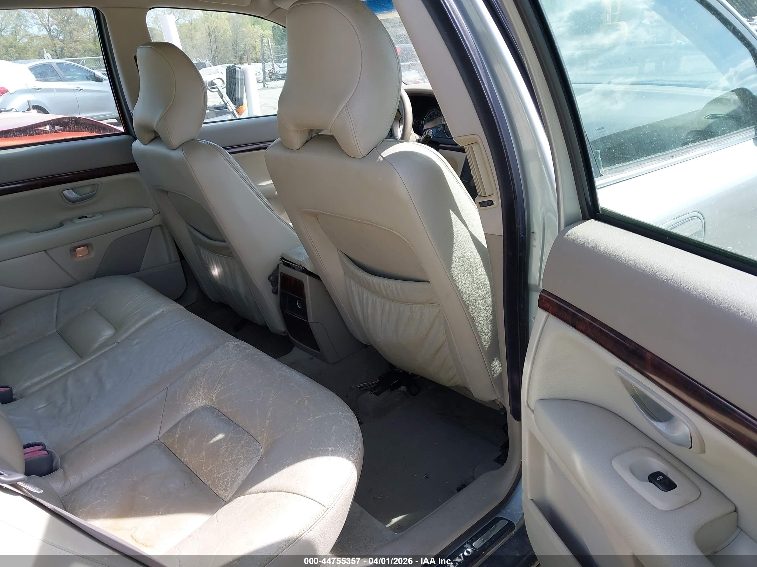 VOLVO S80 image 8
