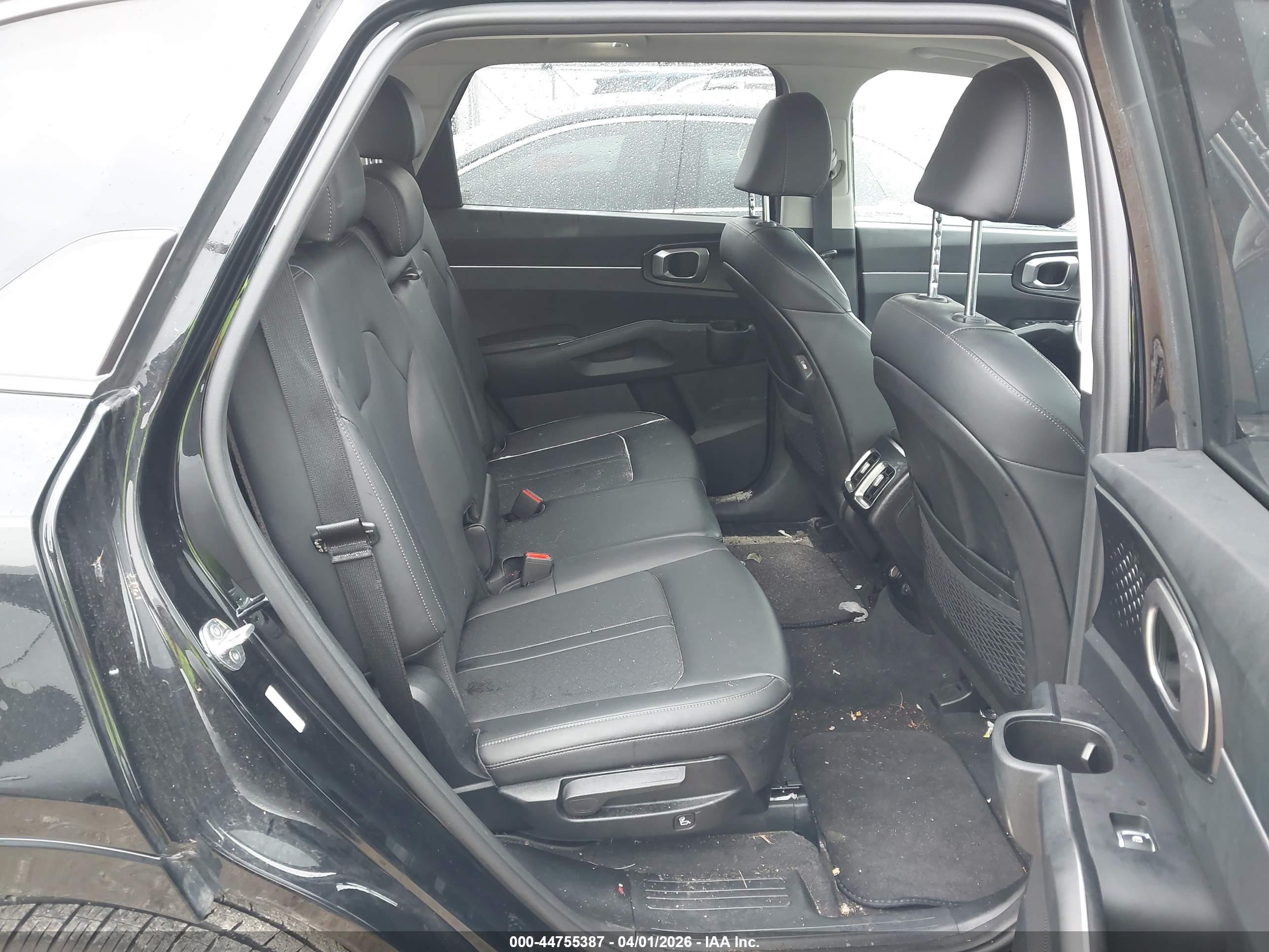 KIA SORENTO image 8