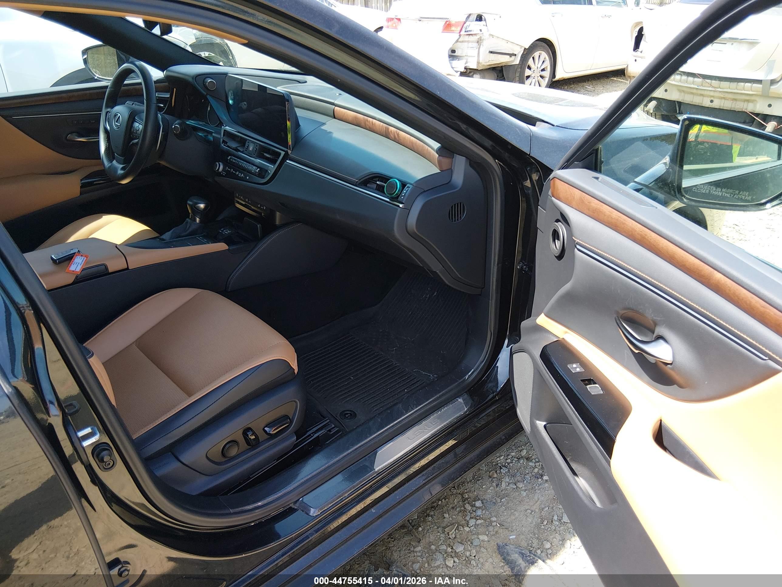 LEXUS ES image 5