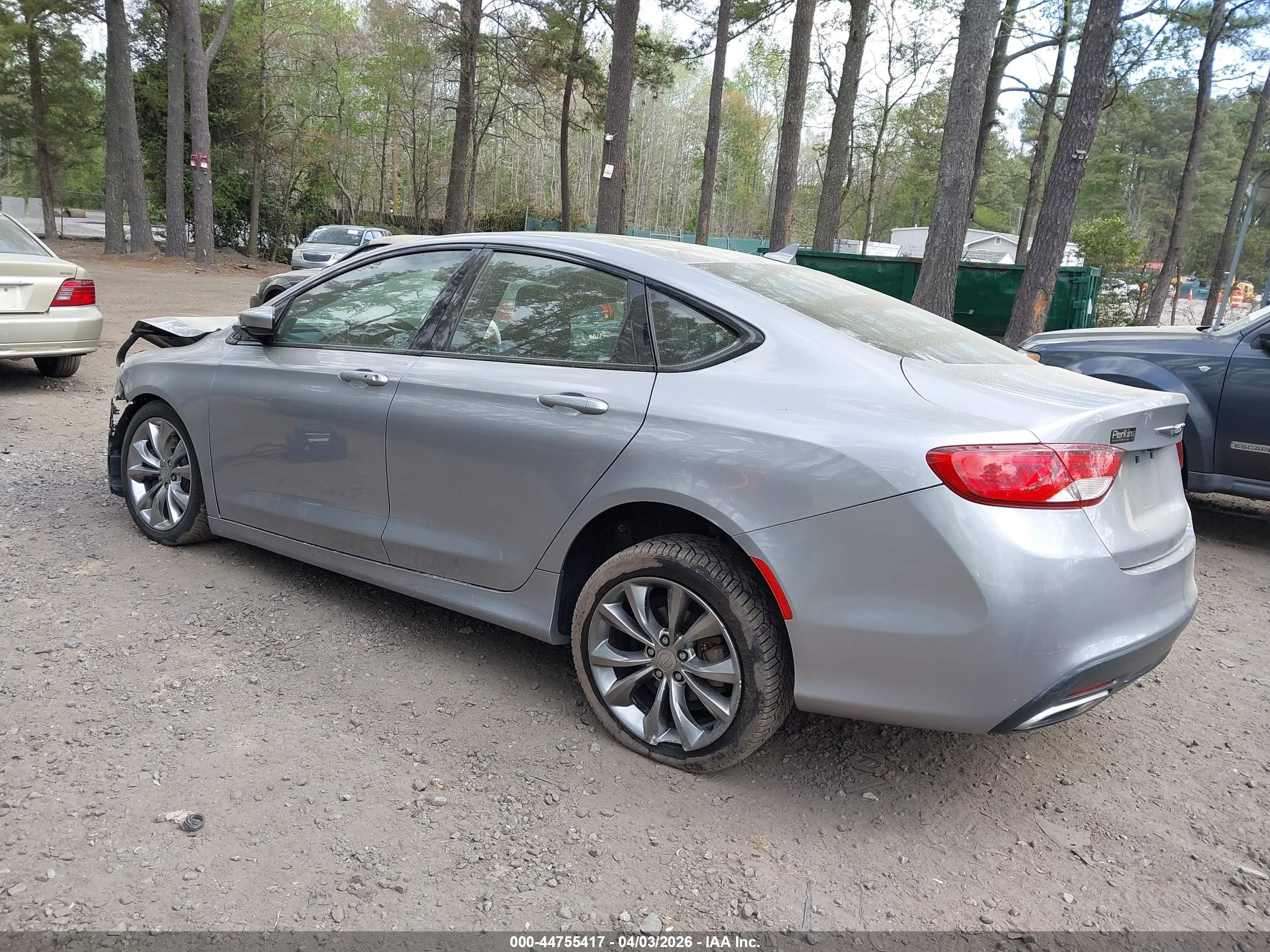 CHRYSLER 200 image 3
