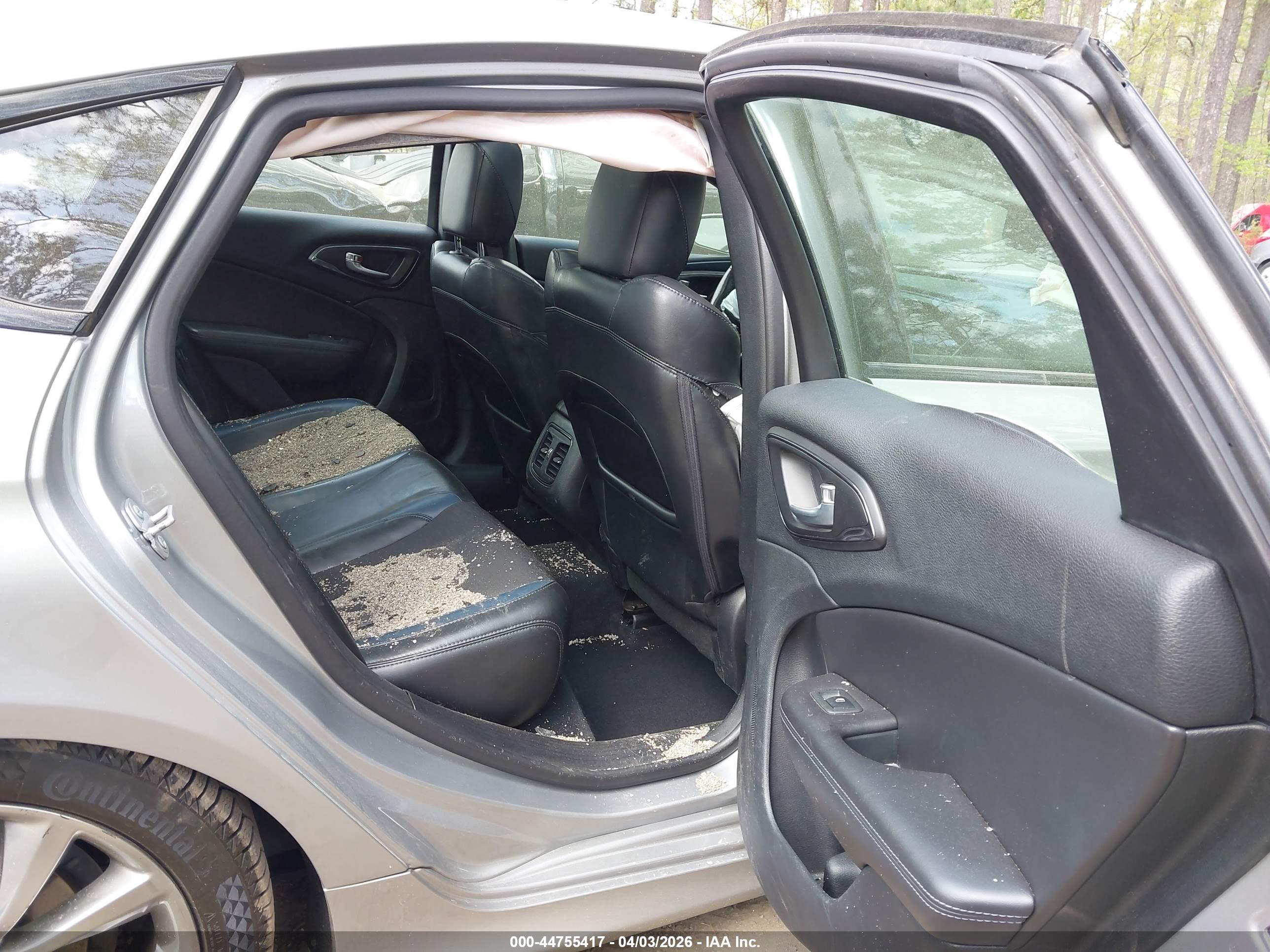 CHRYSLER 200 image 8