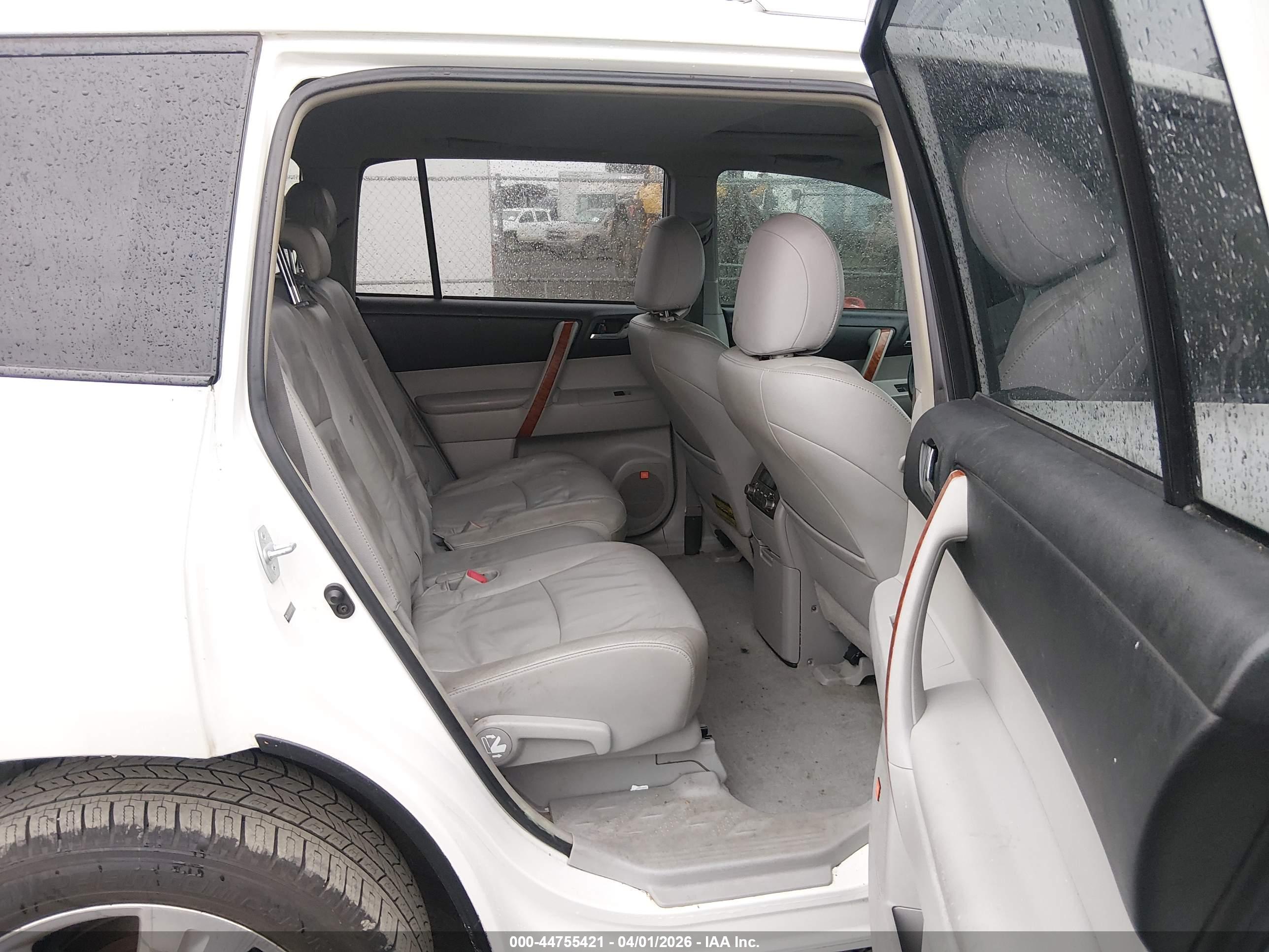 TOYOTA HIGHLANDER image 8