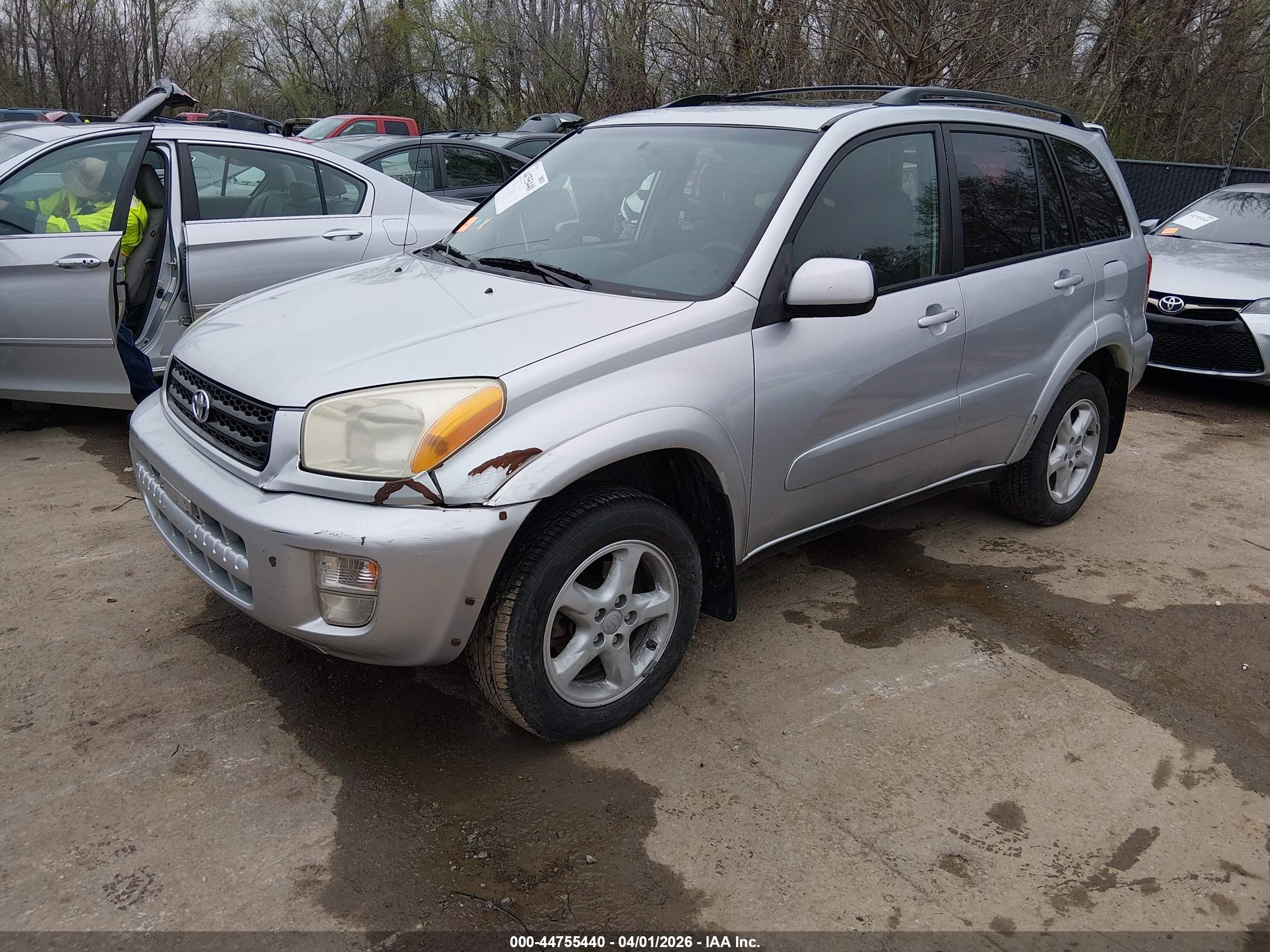 TOYOTA RAV4 image 2