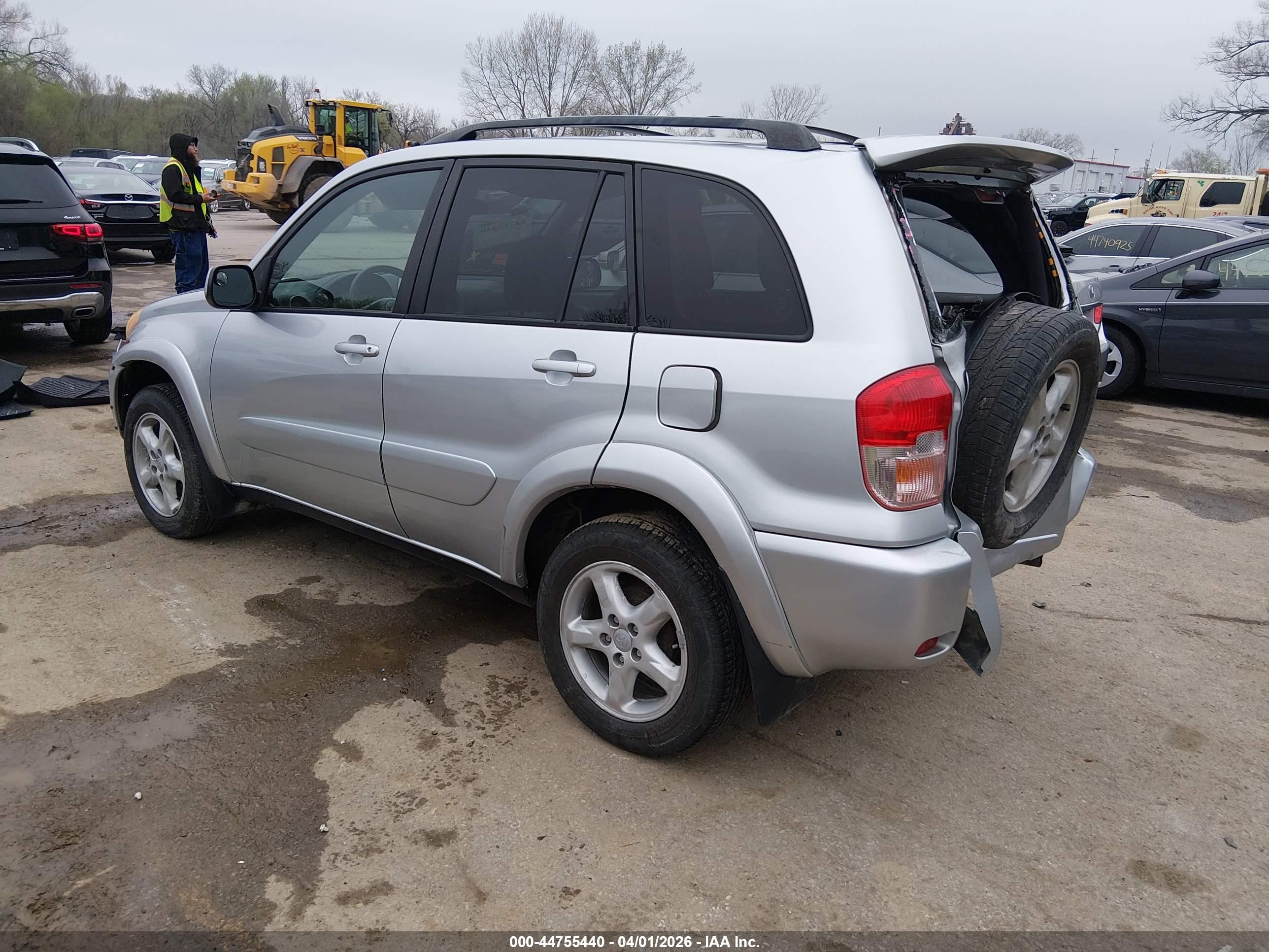 TOYOTA RAV4 image 3