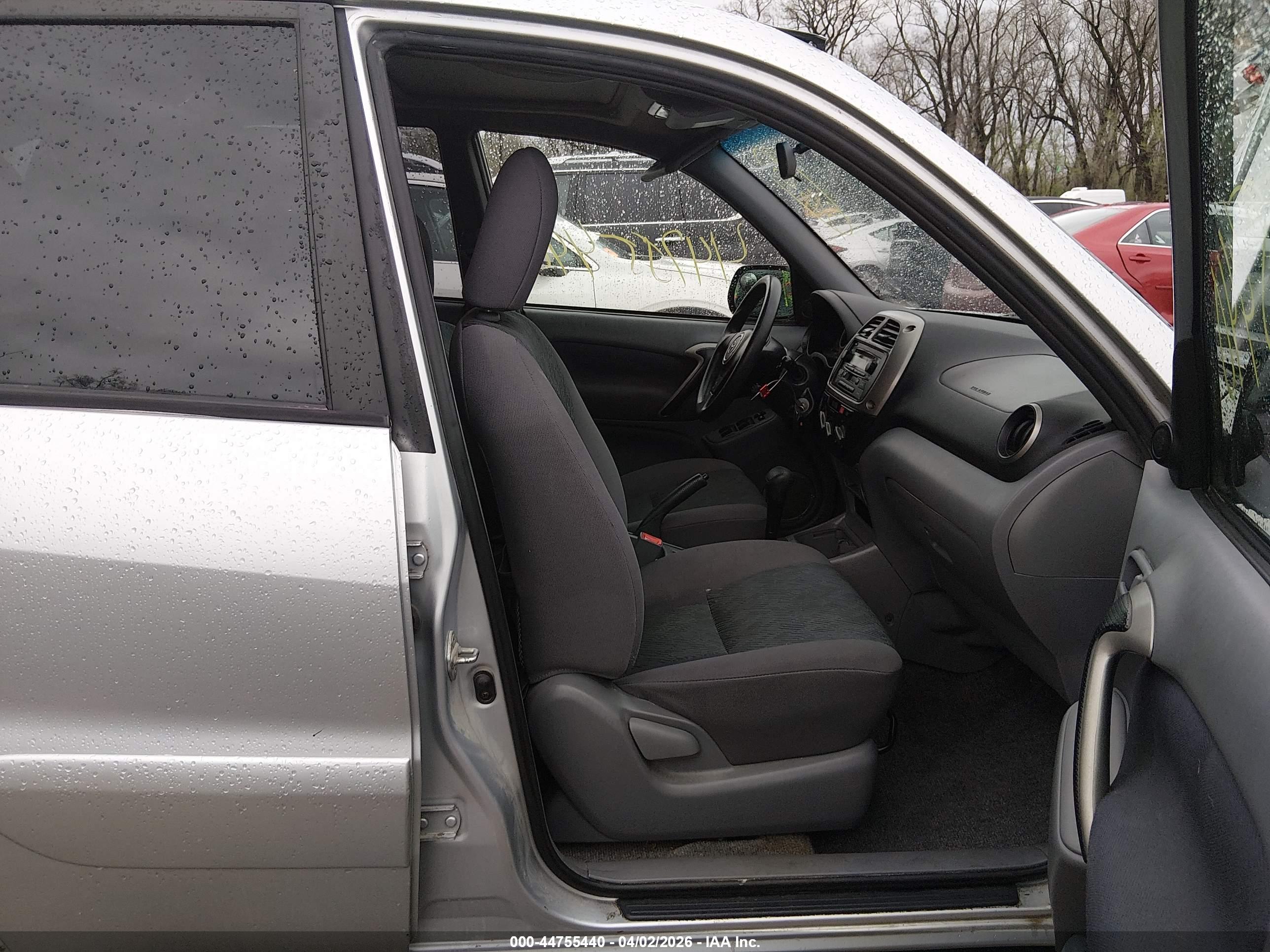 TOYOTA RAV4 image 5