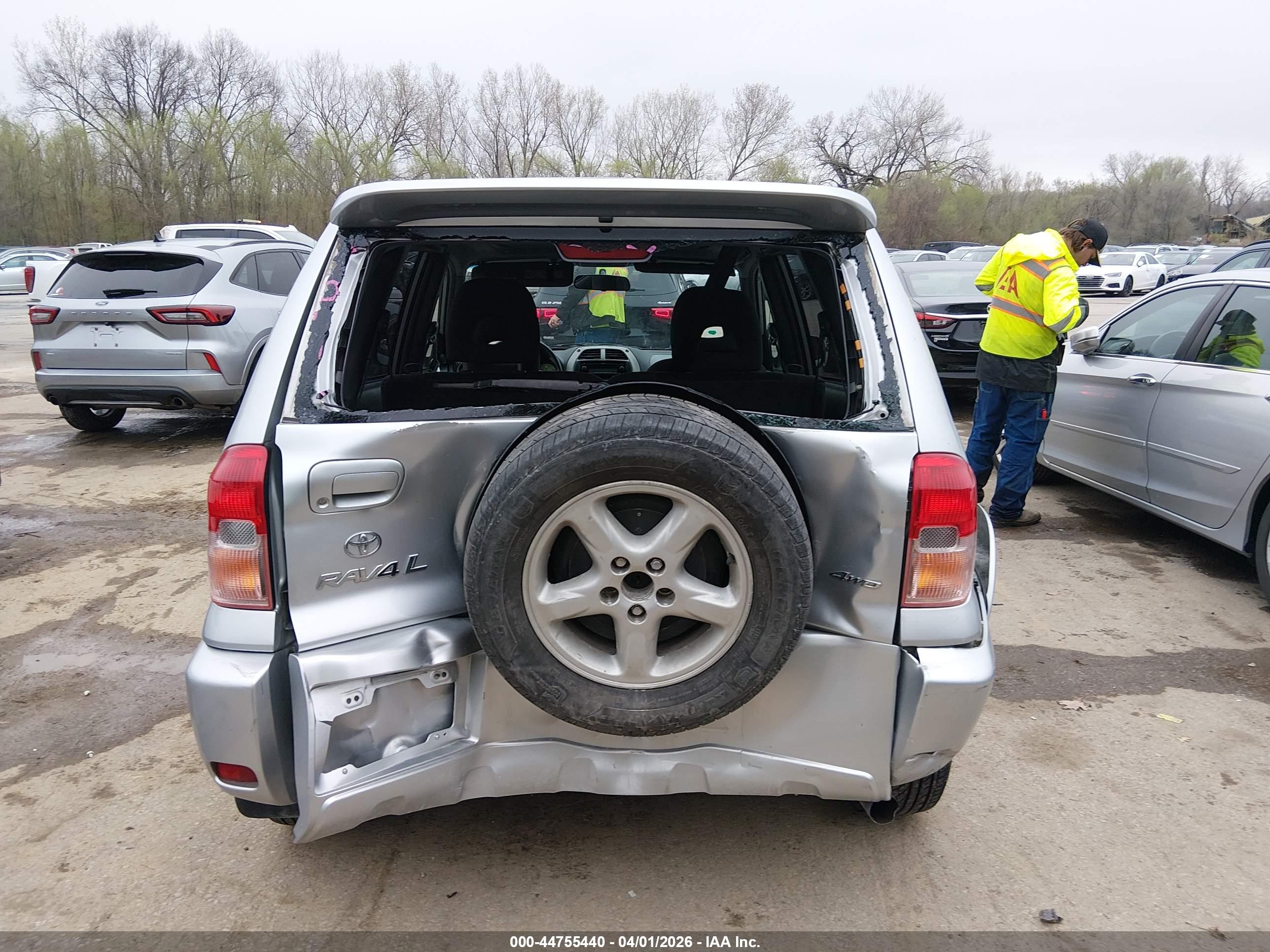 TOYOTA RAV4 image 6