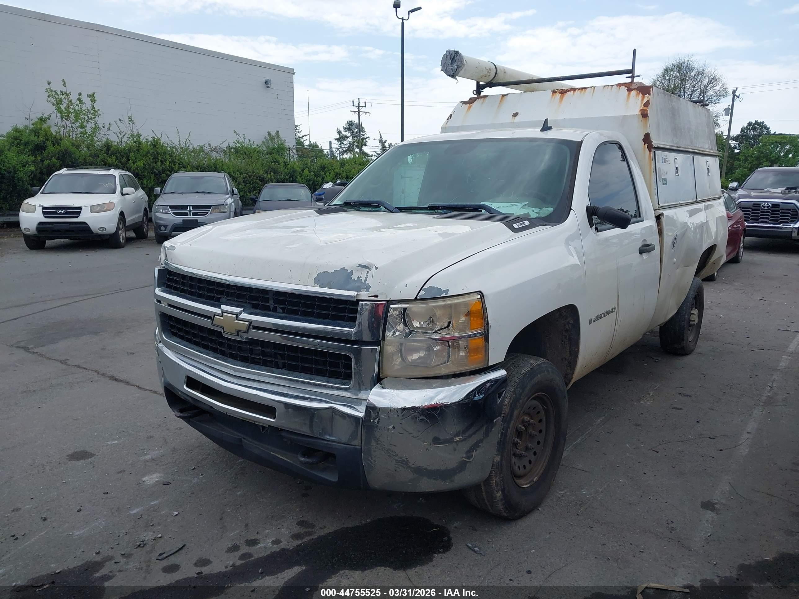 CHEVROLET SILVERADO image 2