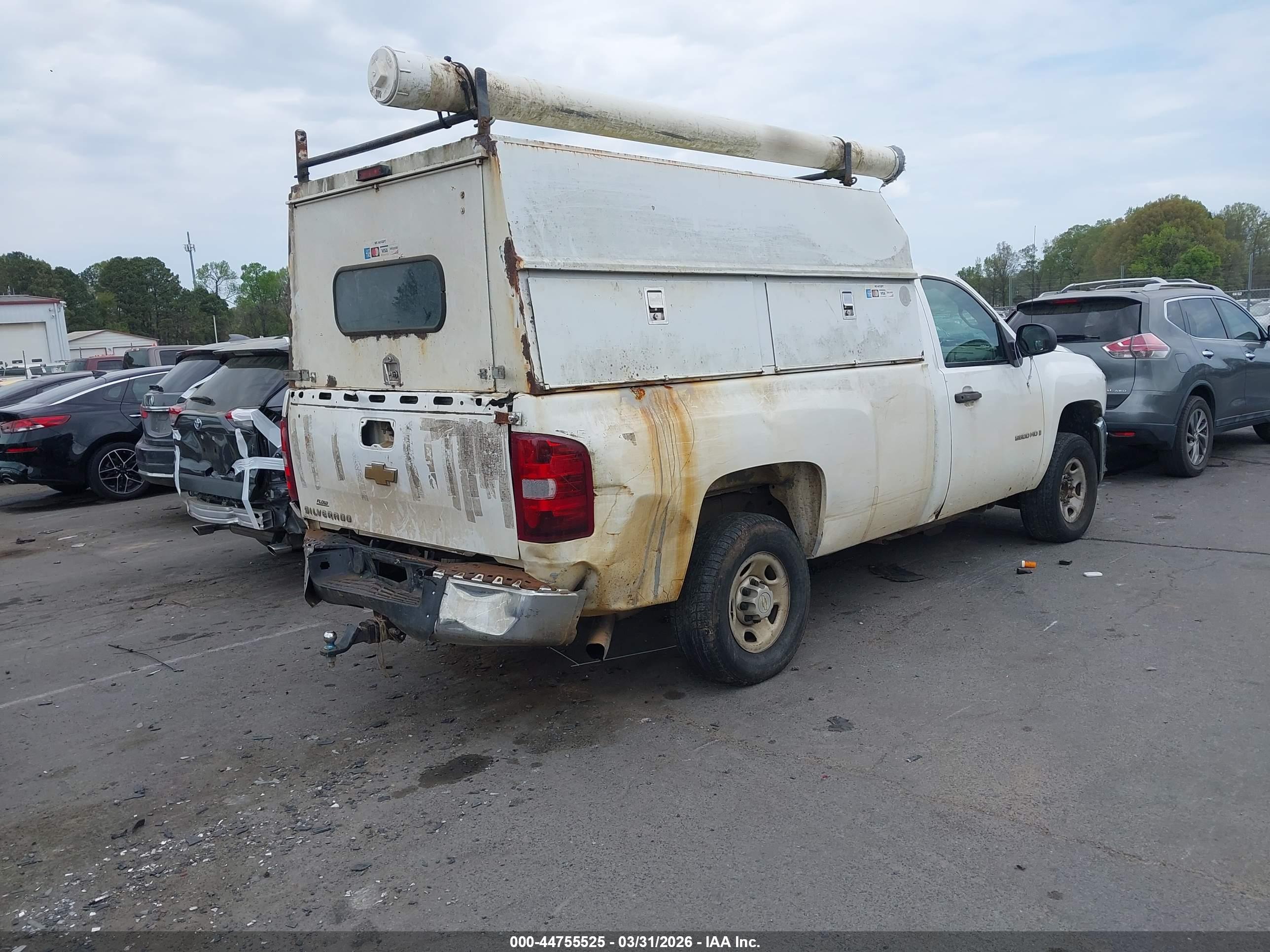 CHEVROLET SILVERADO image 4