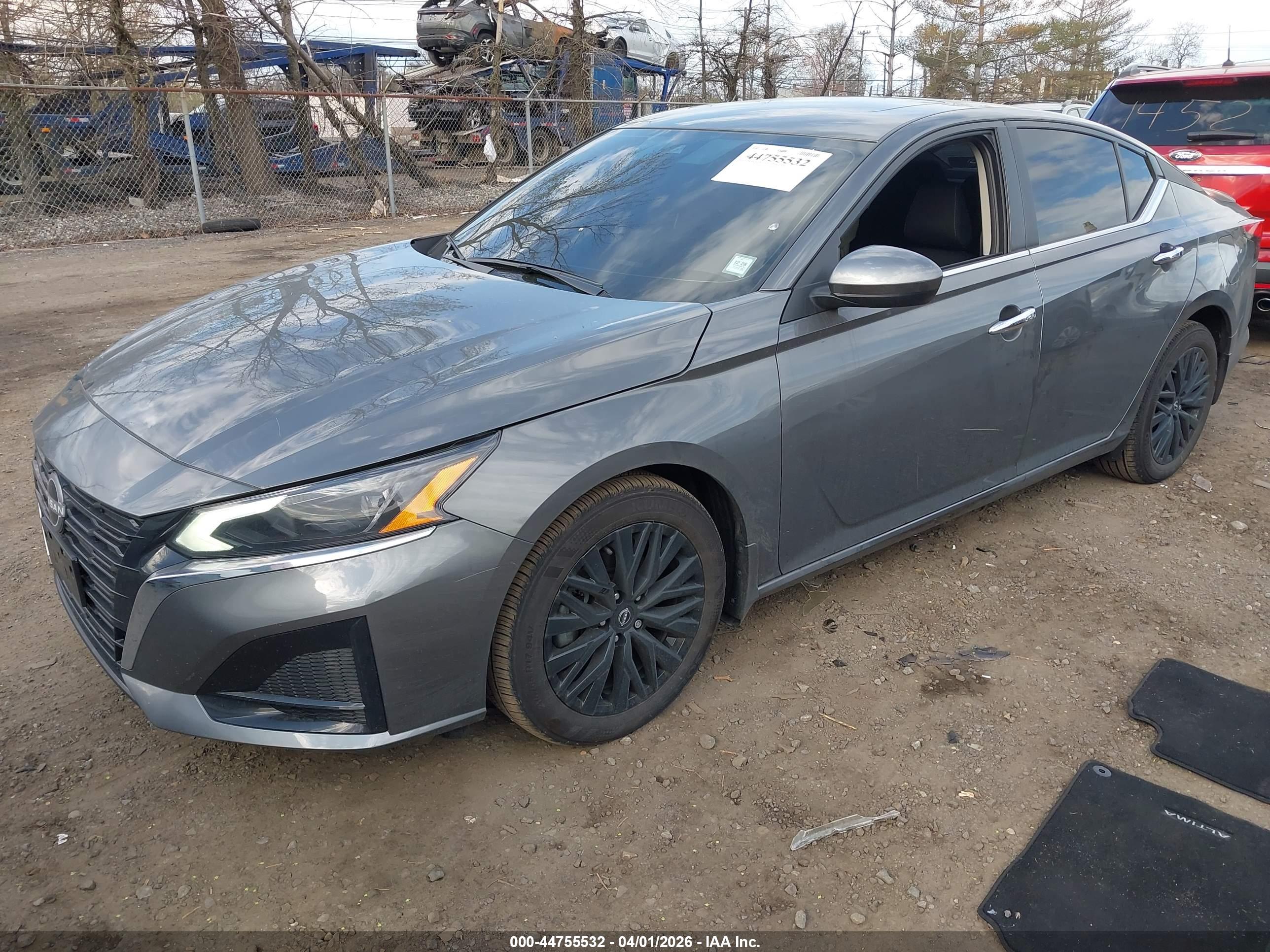 NISSAN ALTIMA image 2