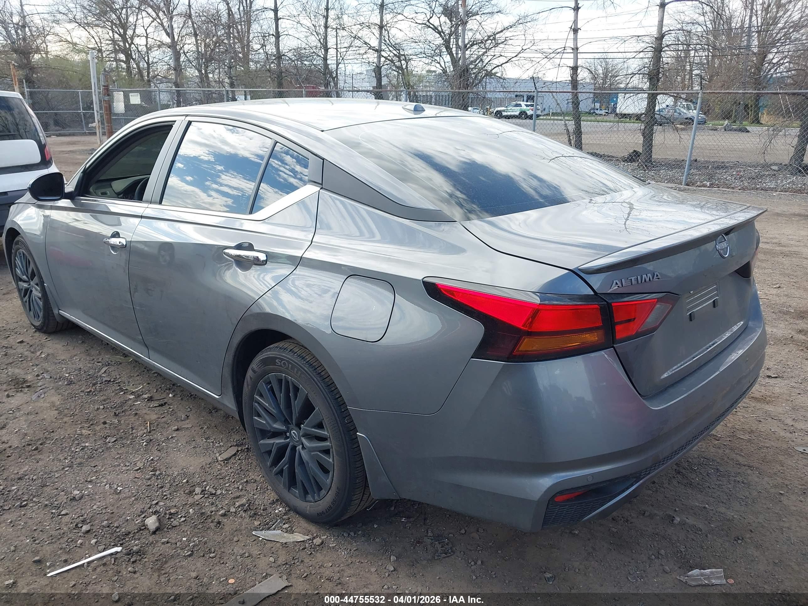 NISSAN ALTIMA image 3