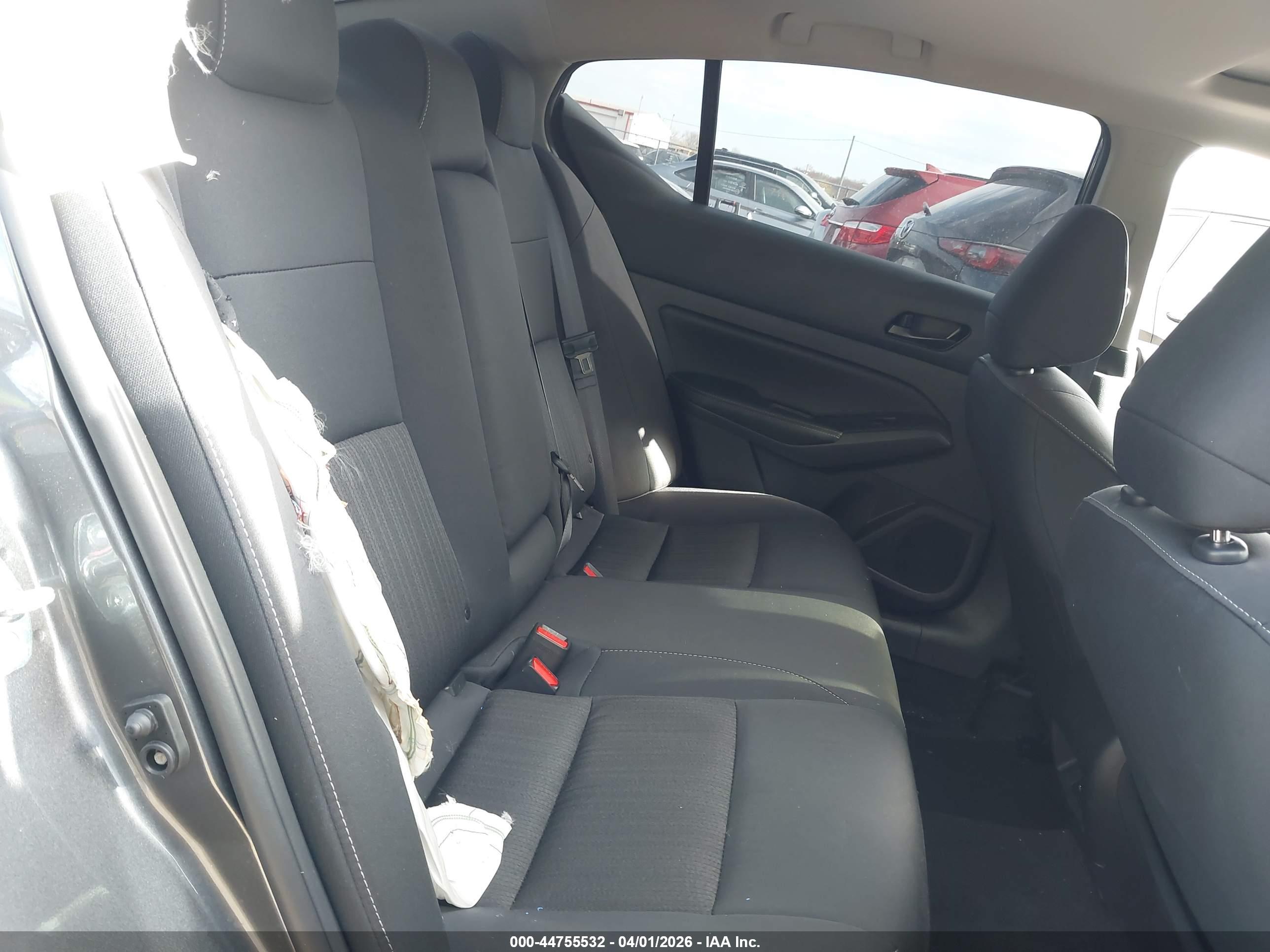 NISSAN ALTIMA image 8
