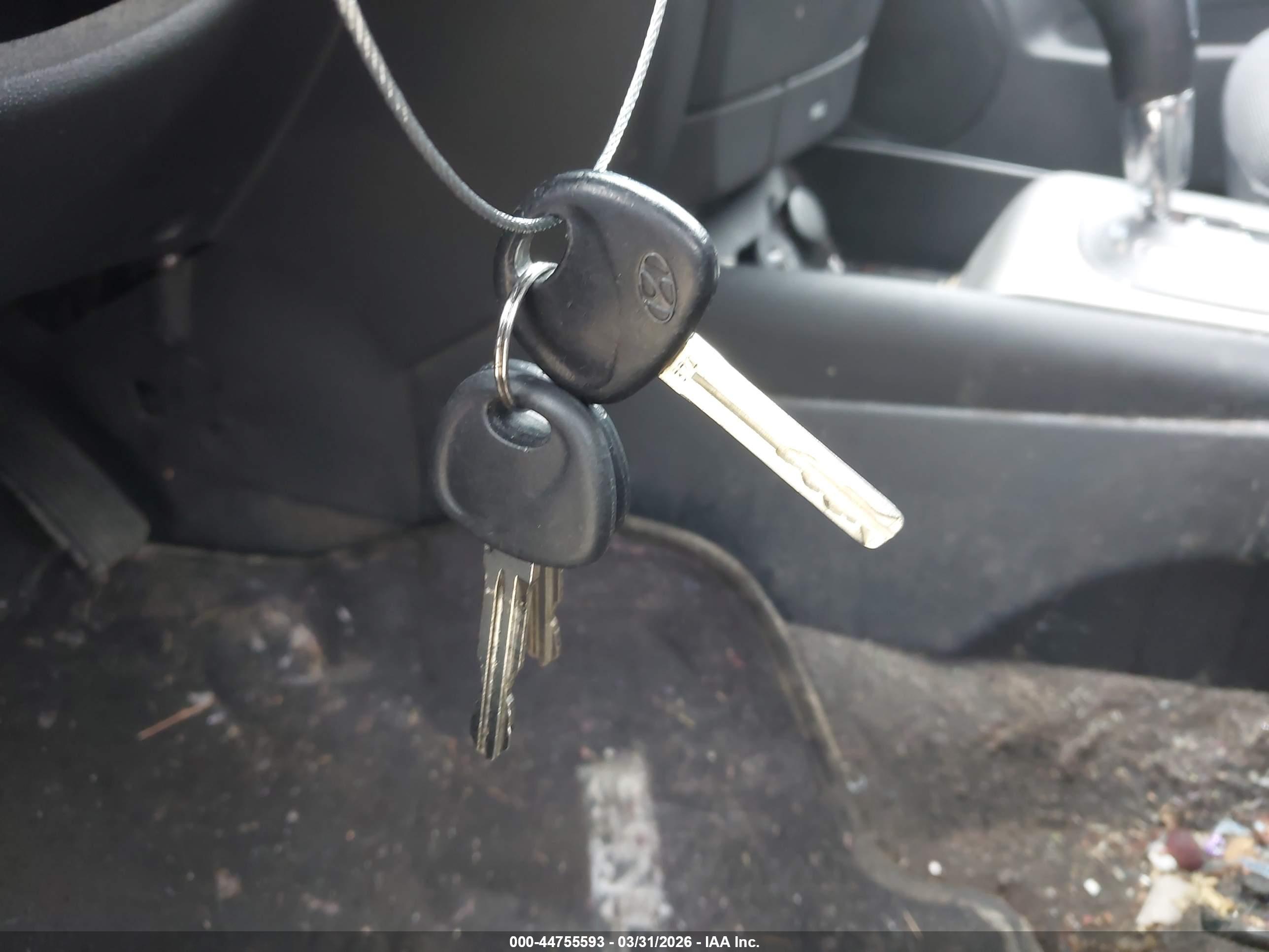 HYUNDAI ELANTRA image 11