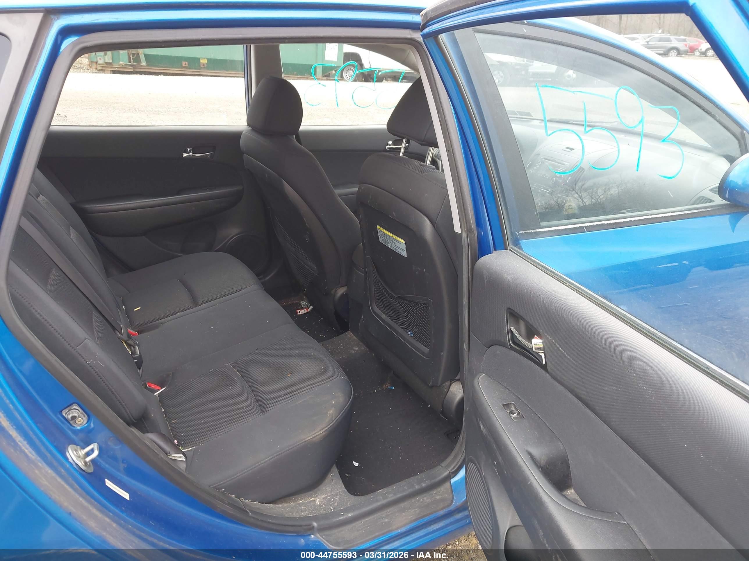HYUNDAI ELANTRA image 8
