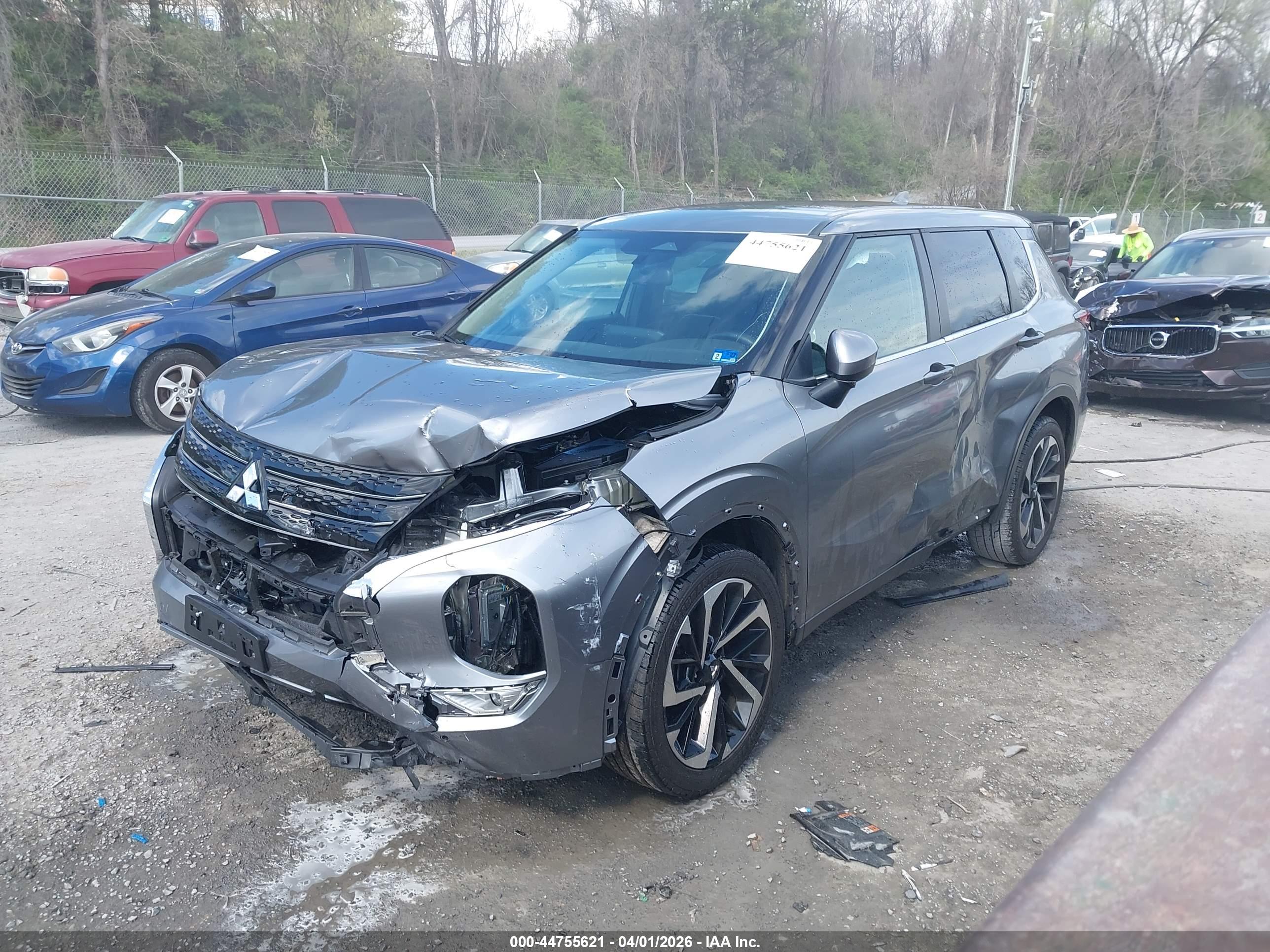 MITSUBISHI OUTLANDER image 2