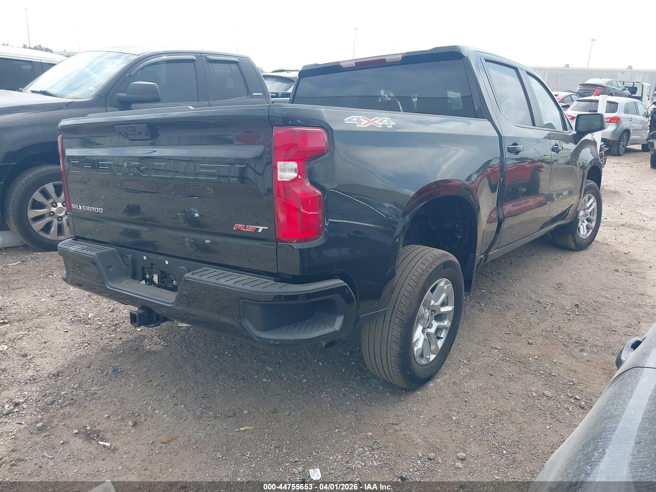 CHEVROLET SILVERADO image 4