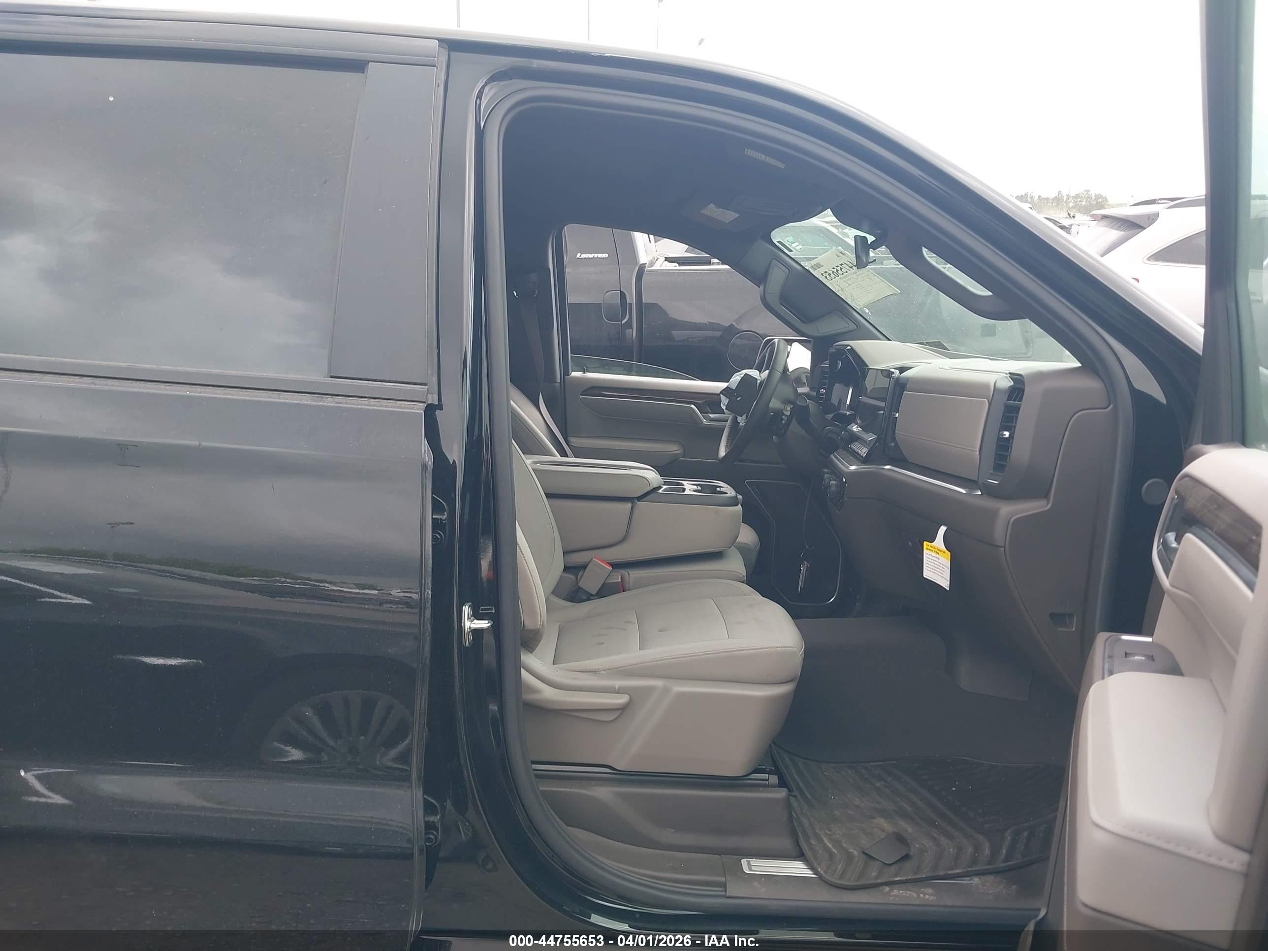 CHEVROLET SILVERADO image 5