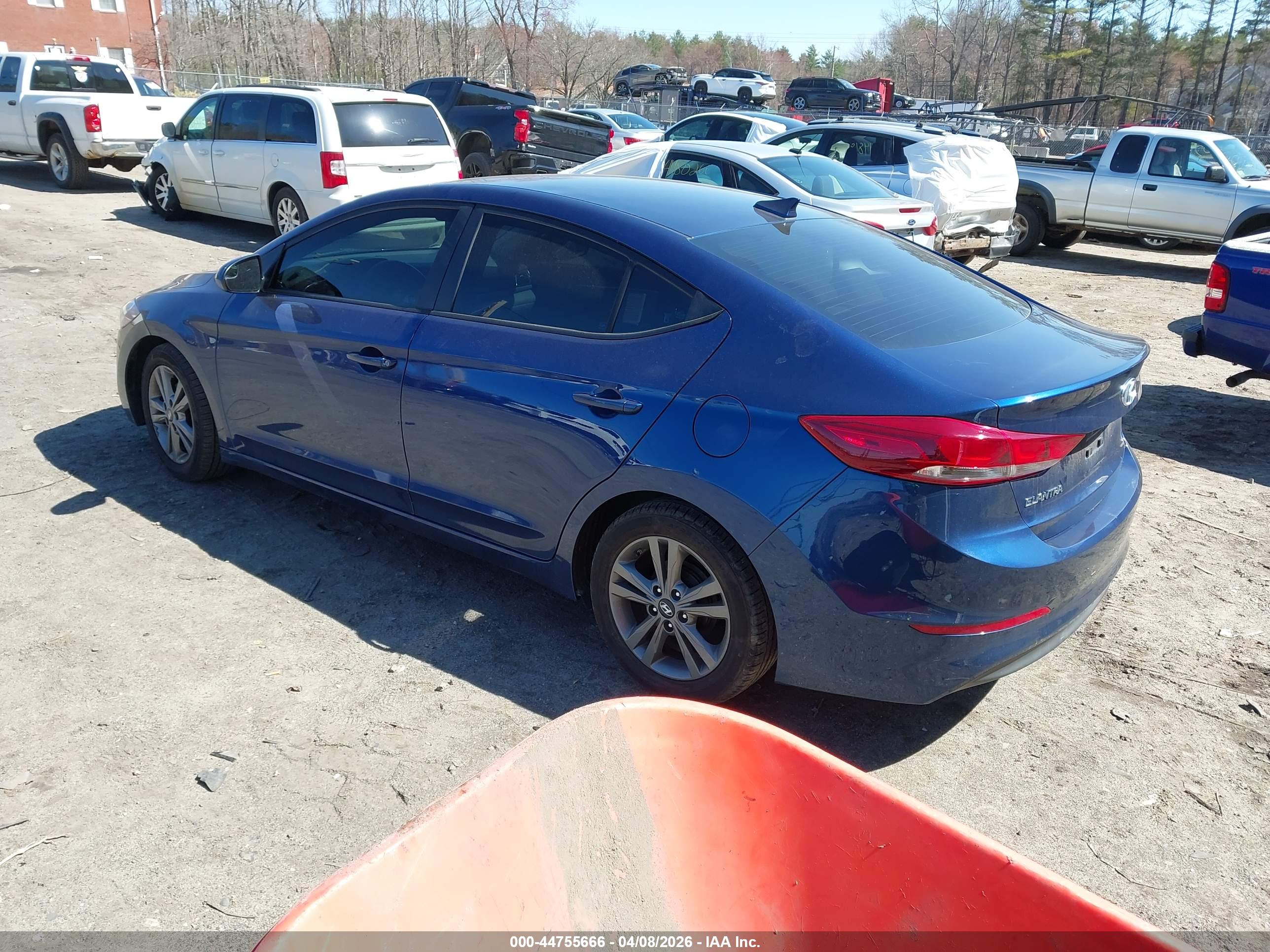 HYUNDAI ELANTRA image 3