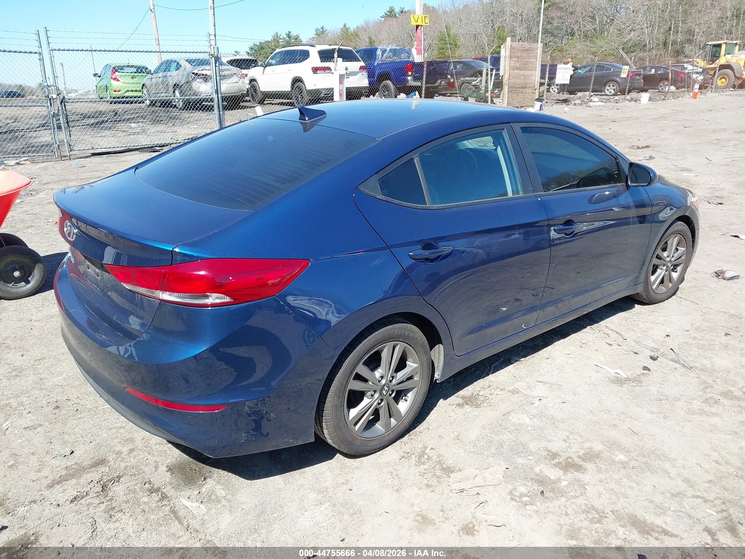 HYUNDAI ELANTRA image 4