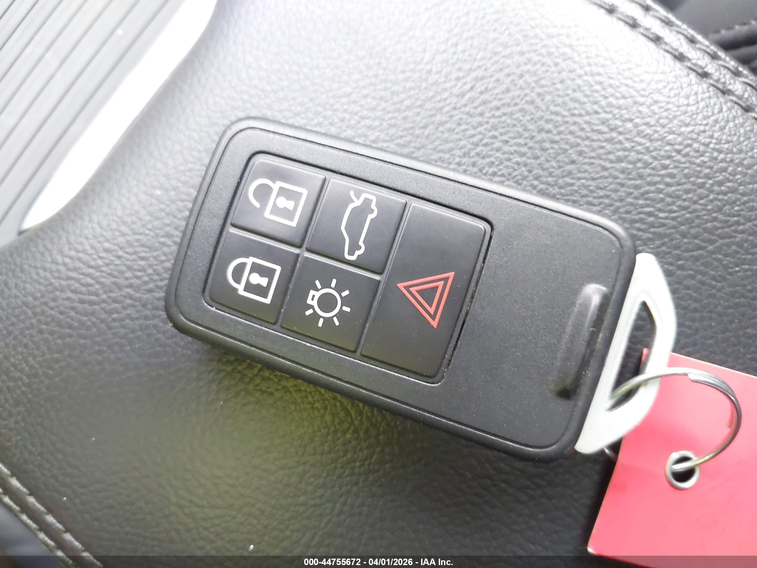 VOLVO XC60 image 11