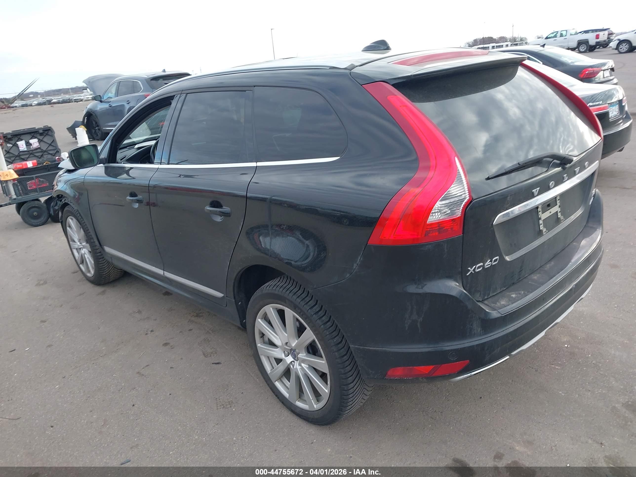 VOLVO XC60 image 3