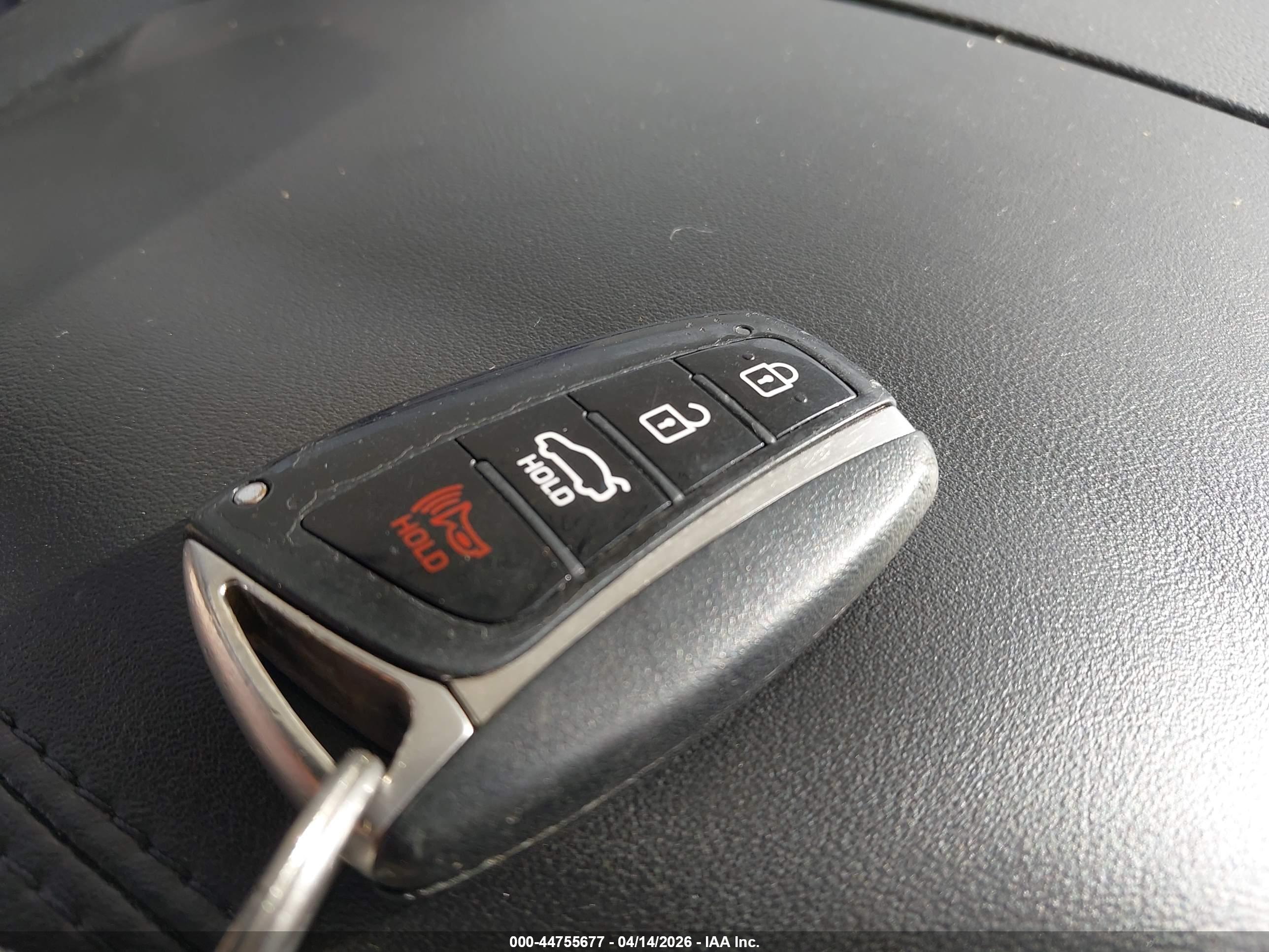 HYUNDAI GENESIS image 11
